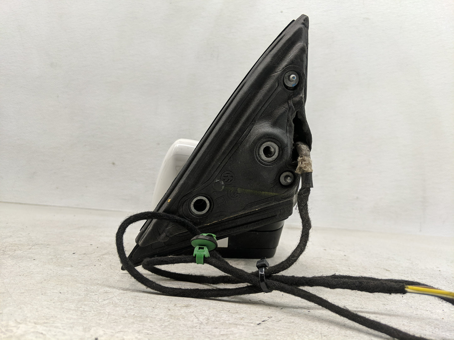 2013-2015 Volkswagen Passat Driver Side View Mirror - Left Door Mirror OEM Used - Oemusedautoparts1.com
