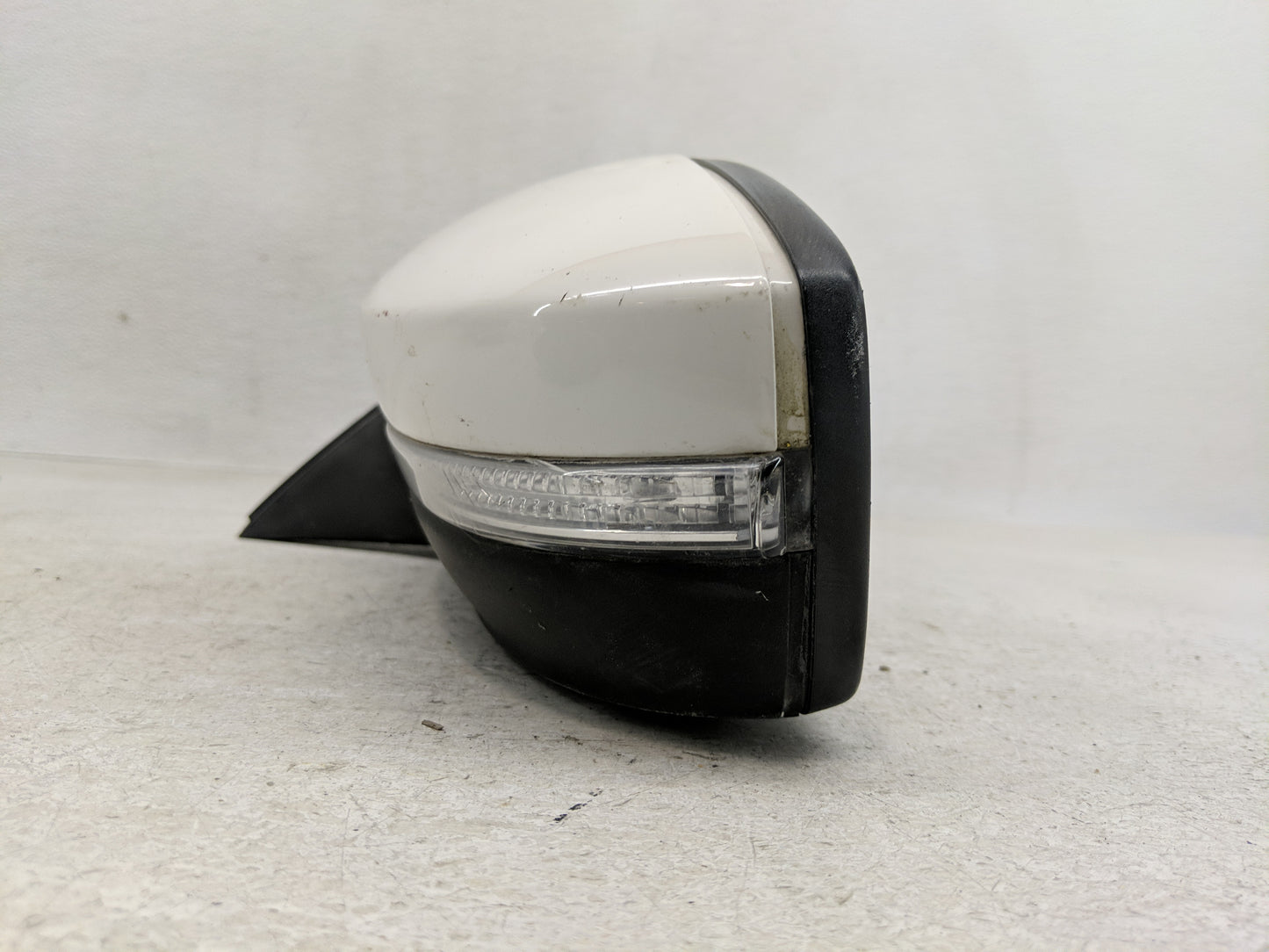 2013-2015 Volkswagen Passat Driver Side View Mirror - Left Door Mirror OEM Used - Oemusedautoparts1.com