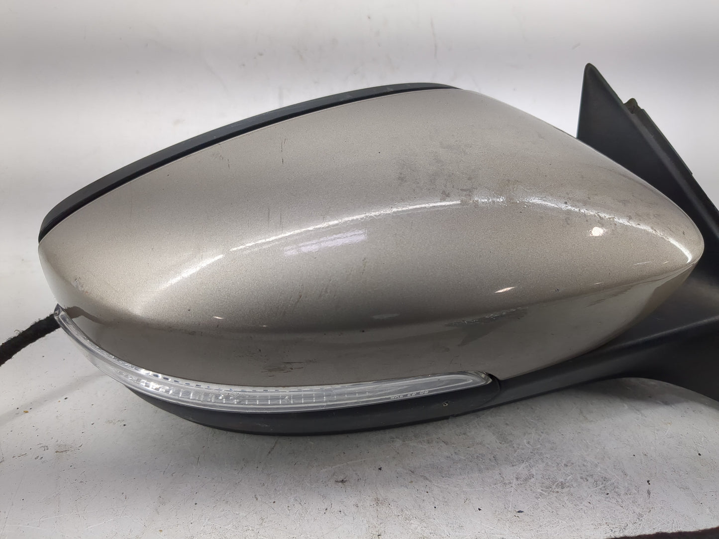 2013-2015 Volkswagen Passat Passenger Side View Mirror - Right Door Mirror OEM Used - Oemusedautoparts1.com