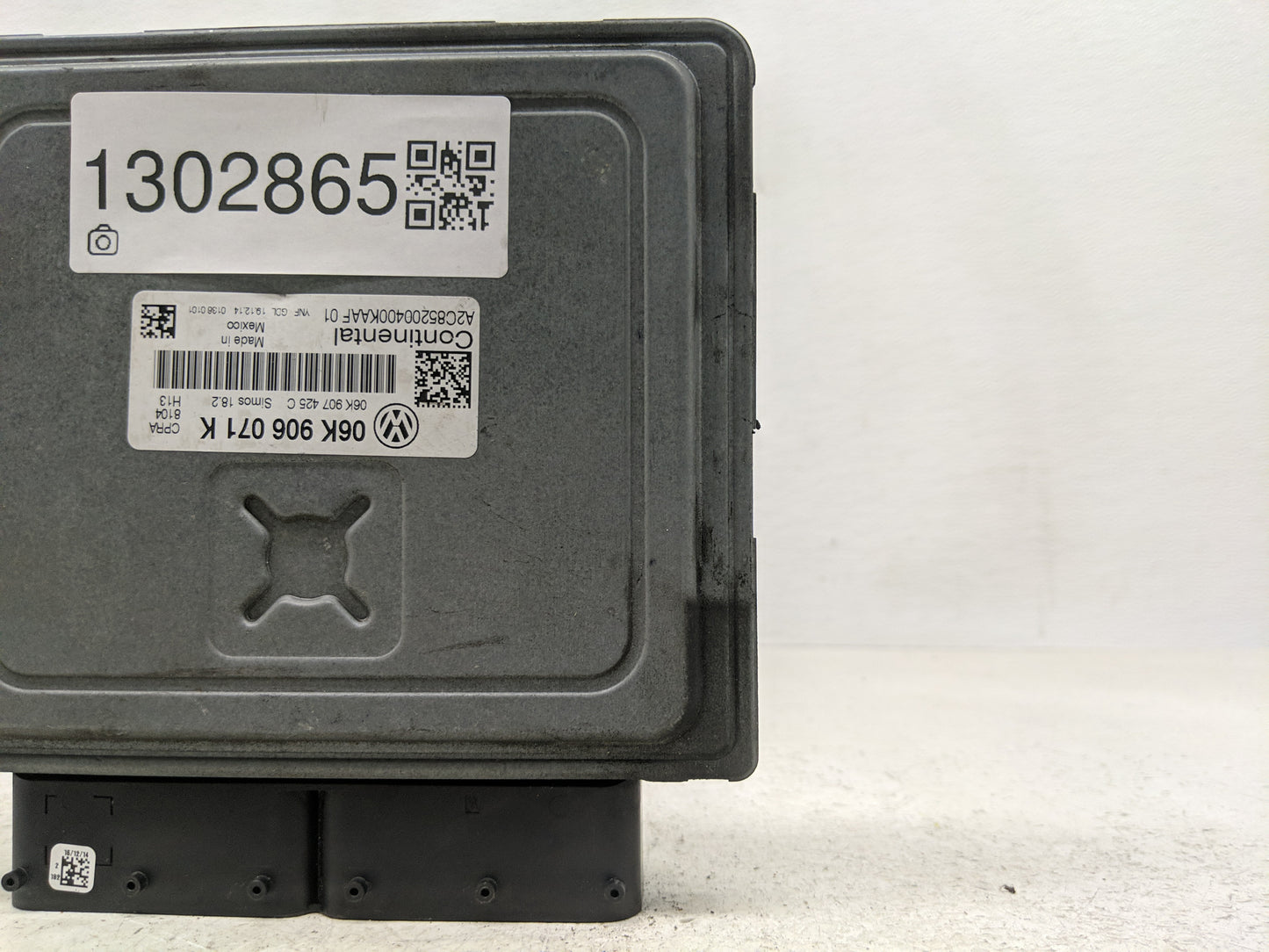 2015 Volkswagen Passat PCM Engine Control Computer ECU ECM PCU OEM P/N:06K 906 071 K Fits OEM Used Auto Parts - Oemusedautop