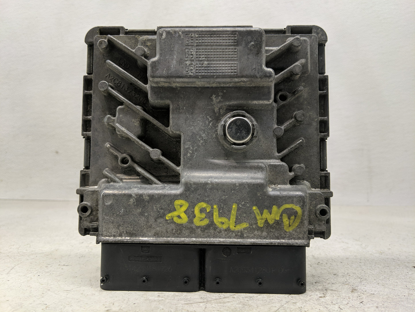 2015 Volkswagen Passat PCM Engine Control Computer ECU ECM PCU OEM P/N:06K 906 071 K Fits OEM Used Auto Parts - Oemusedautop