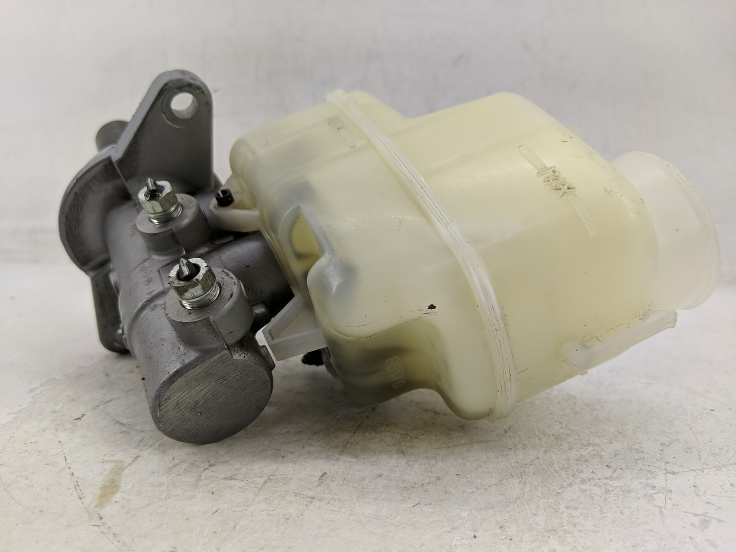 2013-2015 Volkswagen Passat Brake Master Cylinder - Oemusedautoparts1.com