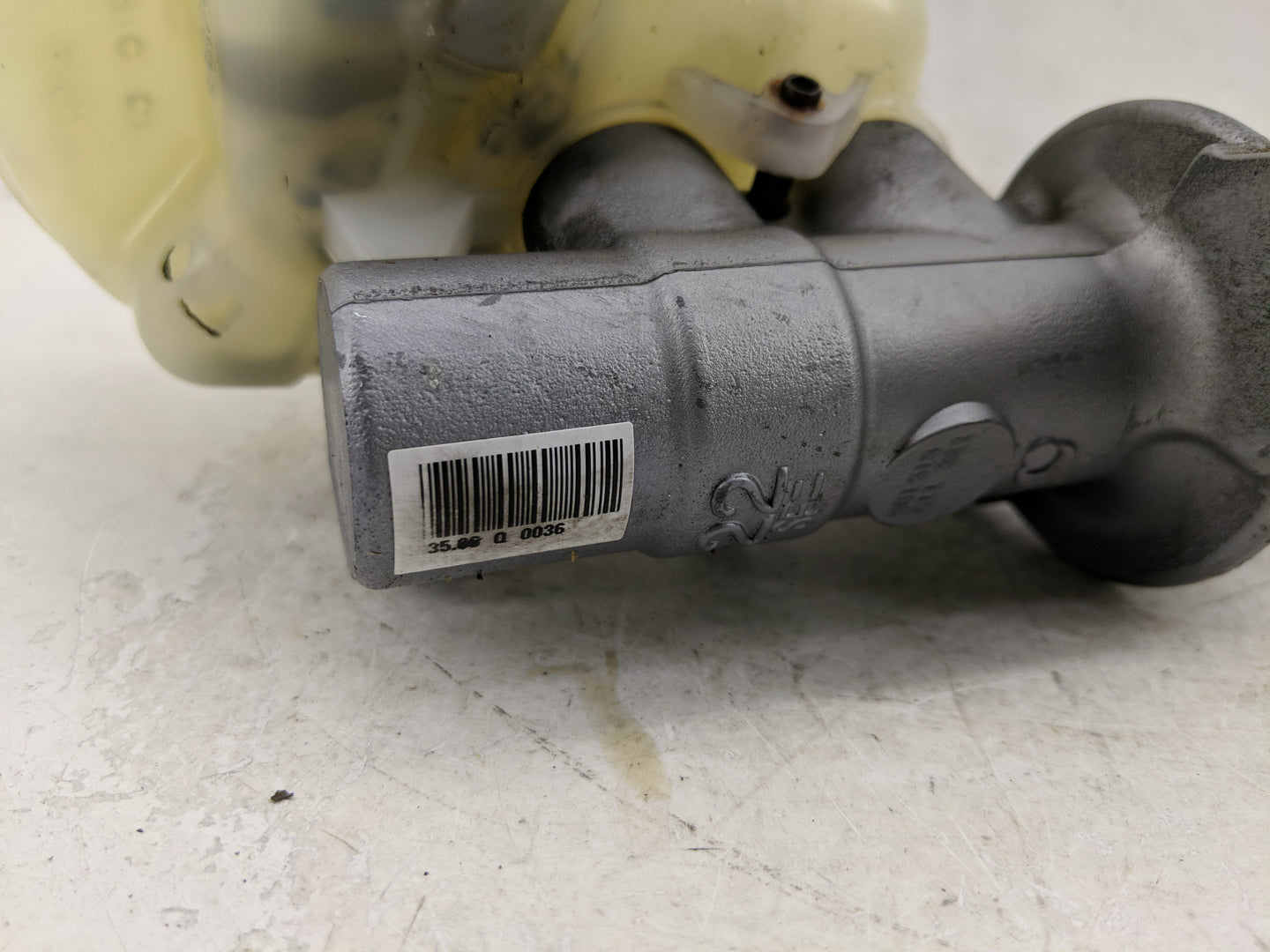 2013-2015 Volkswagen Passat Brake Master Cylinder - Oemusedautoparts1.com