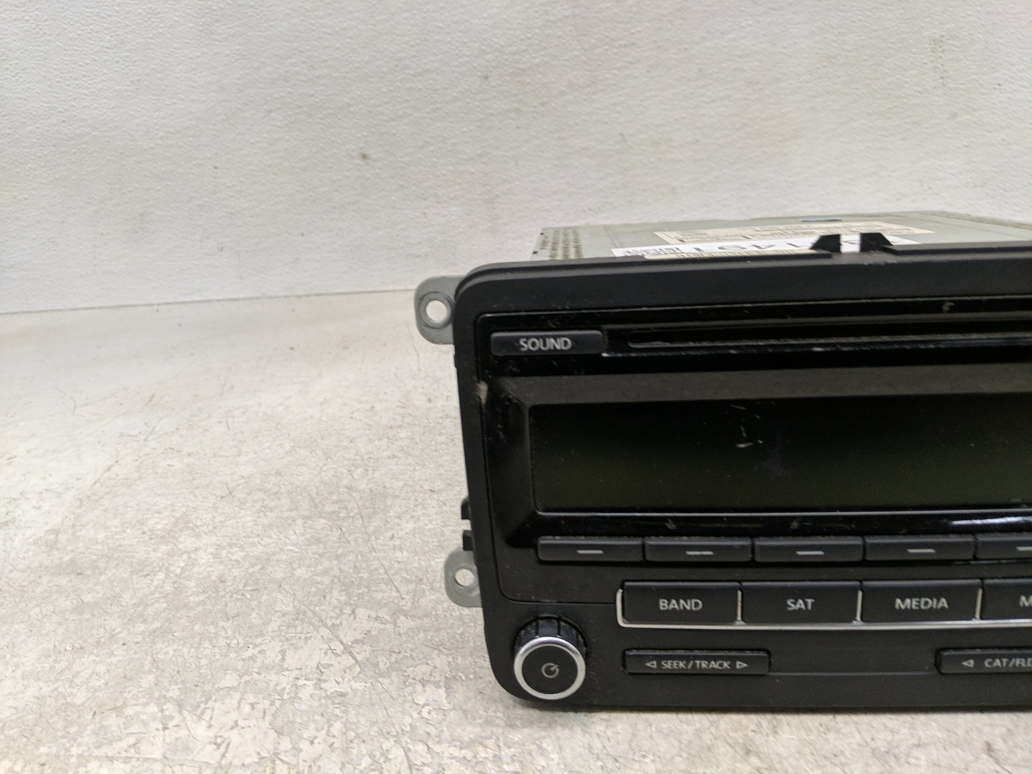 2013-2015 Volkswagen Passat Radio AM FM Cd Player Receiver Replacement P/N:1K0 035 164 F Fits Fits 2013 2014 2015 OEM Used A