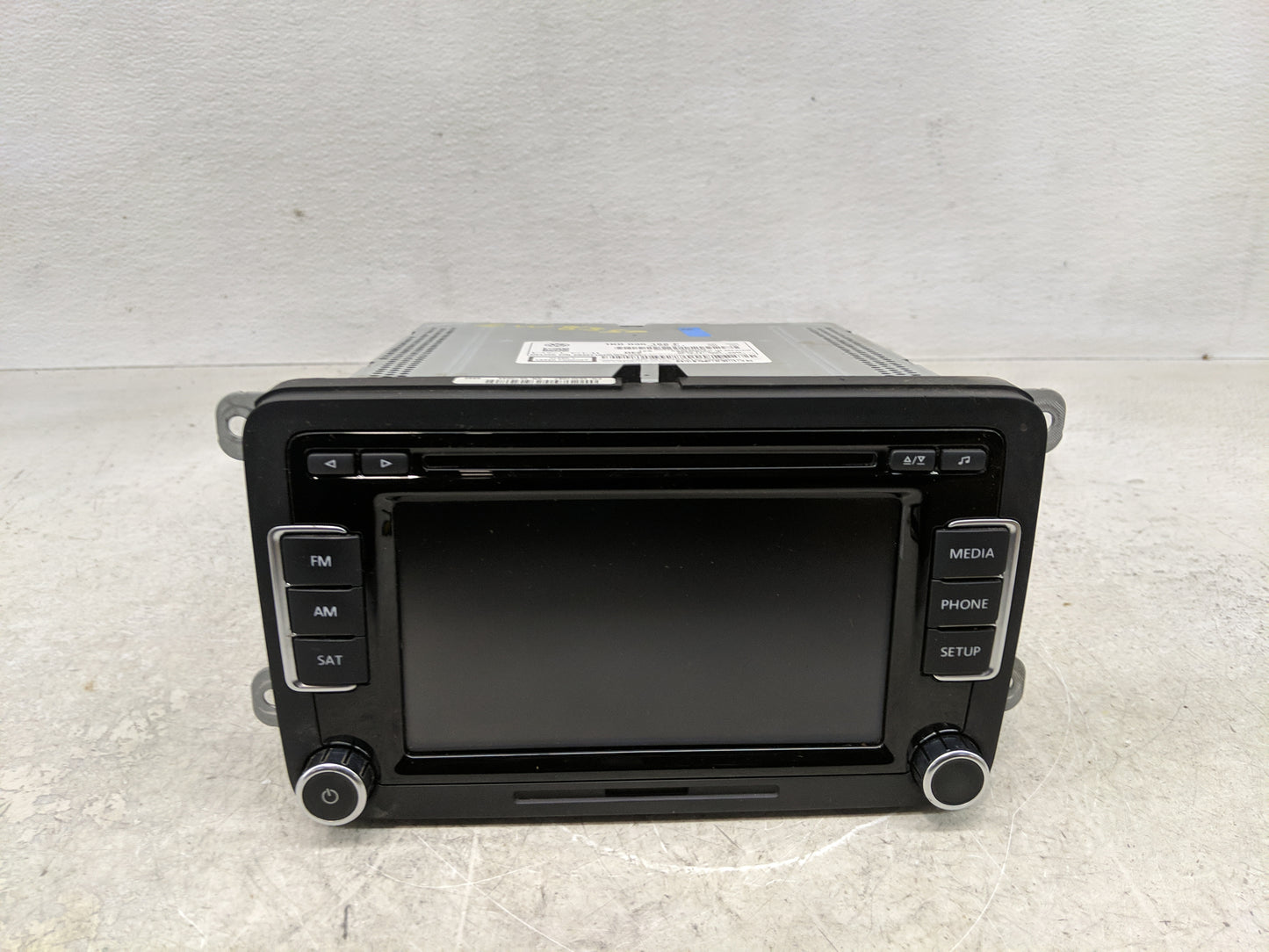 2013-2015 Volkswagen Passat Radio AM FM Cd Player Receiver Replacement P/N:1K0 035 188 F Fits Fits 2013 2014 2015 2016 2017 