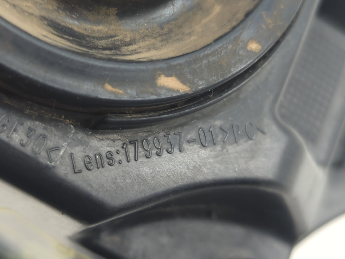 2014-2015 Volkswagen Passat Passenger Right Oem Fog Light Lamp - Oemusedautoparts1.com