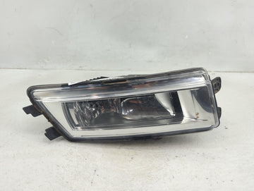 2012-2015 Volkswagen Passat Tail Light Assembly Passenger Right OEM P/N:561941700B Fits Fits 2012 2013 2014 2015 OEM Used Au