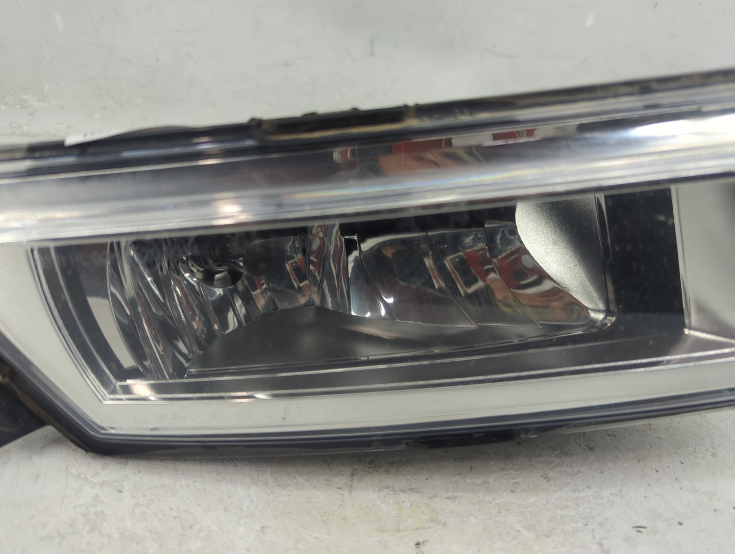 2012-2015 Volkswagen Passat Tail Light Assembly Passenger Right OEM P/N:561941700B Fits Fits 2012 2013 2014 2015 OEM Used Au