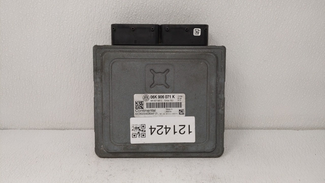 2015 Volkswagen Passat PCM Engine Control Computer ECU ECM PCU OEM P/N:06K 906 071 K Fits OEM Used Auto Parts - Oemusedautop