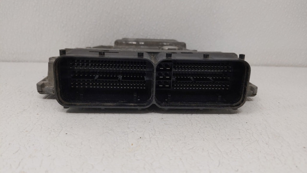 2015 Volkswagen Passat PCM Engine Control Computer ECU ECM PCU OEM P/N:06K 906 071 K Fits OEM Used Auto Parts - Oemusedautop