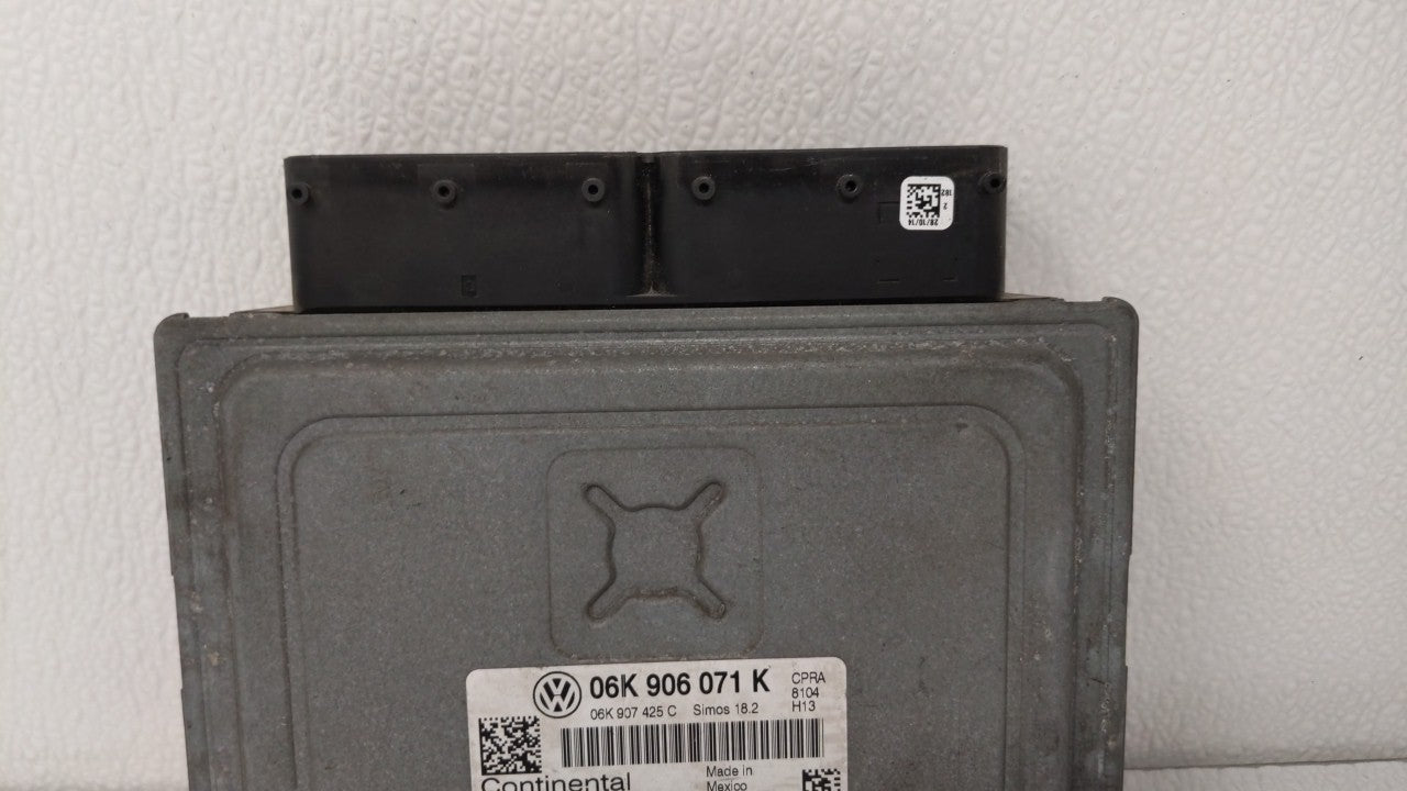 2015 Volkswagen Passat PCM Engine Control Computer ECU ECM PCU OEM P/N:06K 906 071 K Fits OEM Used Auto Parts - Oemusedautop