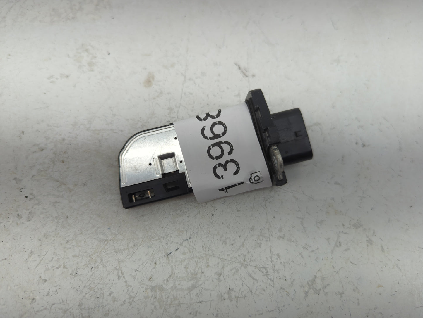 2012-2015 Volkswagen Passat Mass Air Flow Meter Maf - Oemusedautoparts1.com