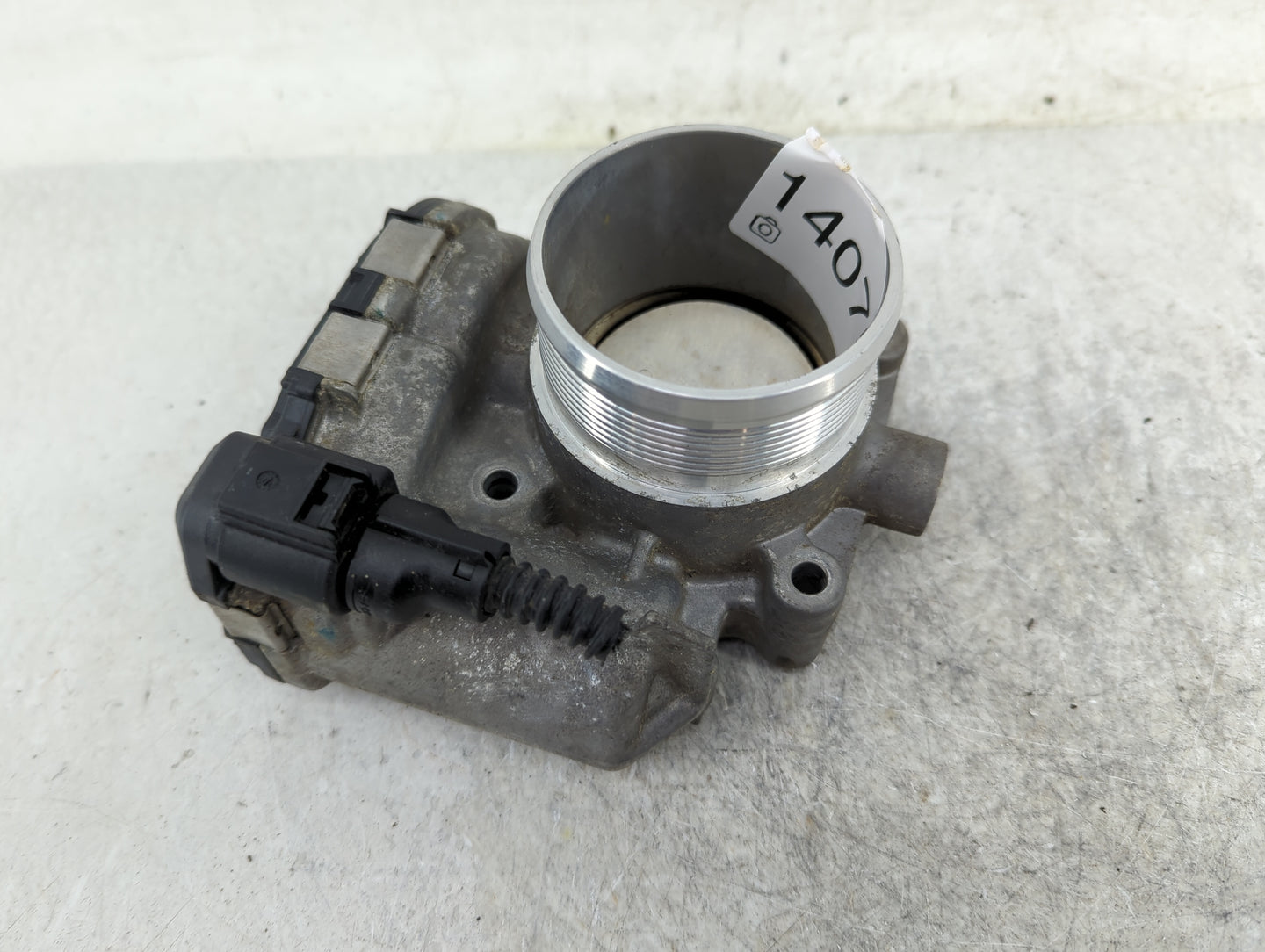 2014-2017 Volkswagen Passat Throttle Body P/N:06K 133 062E 0 280 750 590 Fits Fits 2014 2015 2016 2017 OEM Used Auto Parts -