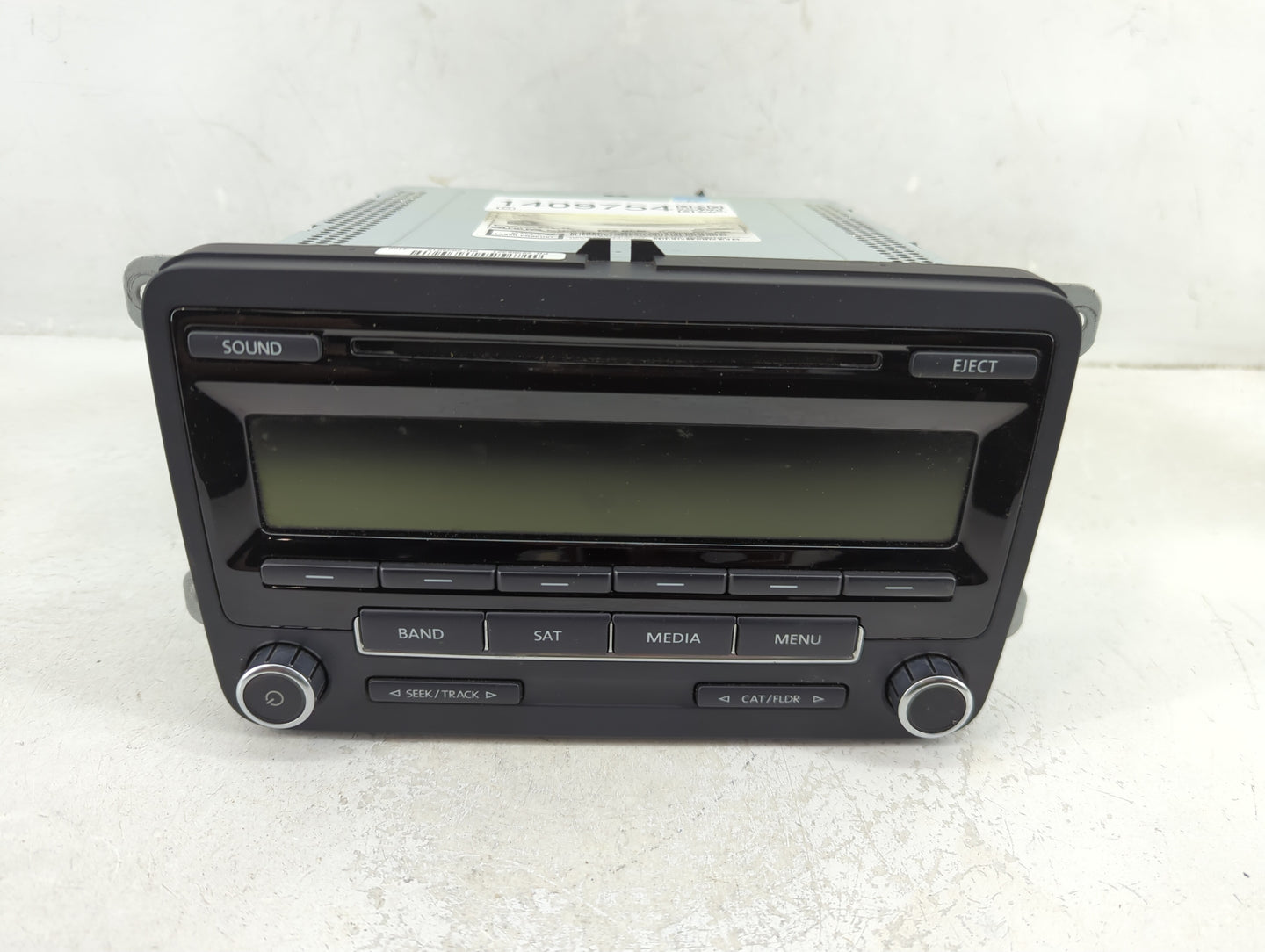 2012-2015 Volkswagen Passat Radio AM FM Cd Player Receiver Replacement P/N:1K0035164D Fits Fits 2011 2012 2013 2014 2015 201