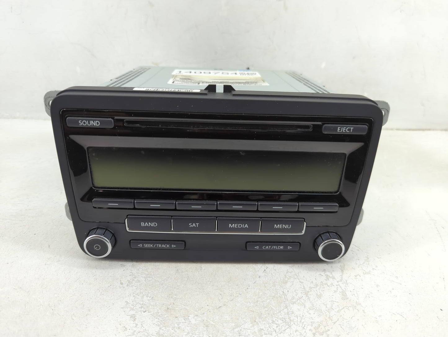 2012-2015 Volkswagen Passat Radio AM FM Cd Player Receiver Replacement P/N:1K0035164D Fits Fits 2011 2012 2013 2014 2015 201