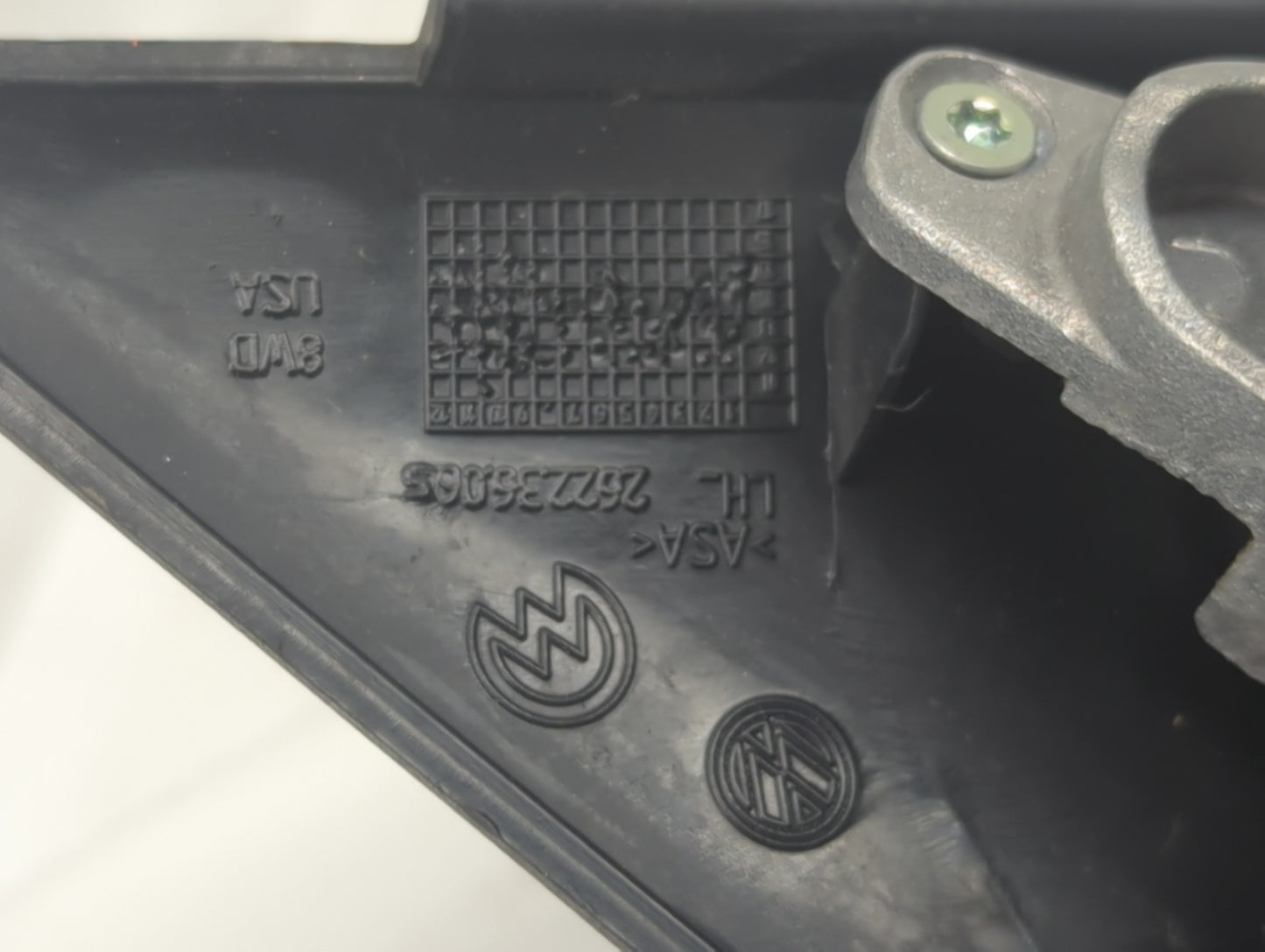 2013-2015 Volkswagen Passat Driver Side View Mirror - Left Door Mirror OEM Used - Oemusedautoparts1.com