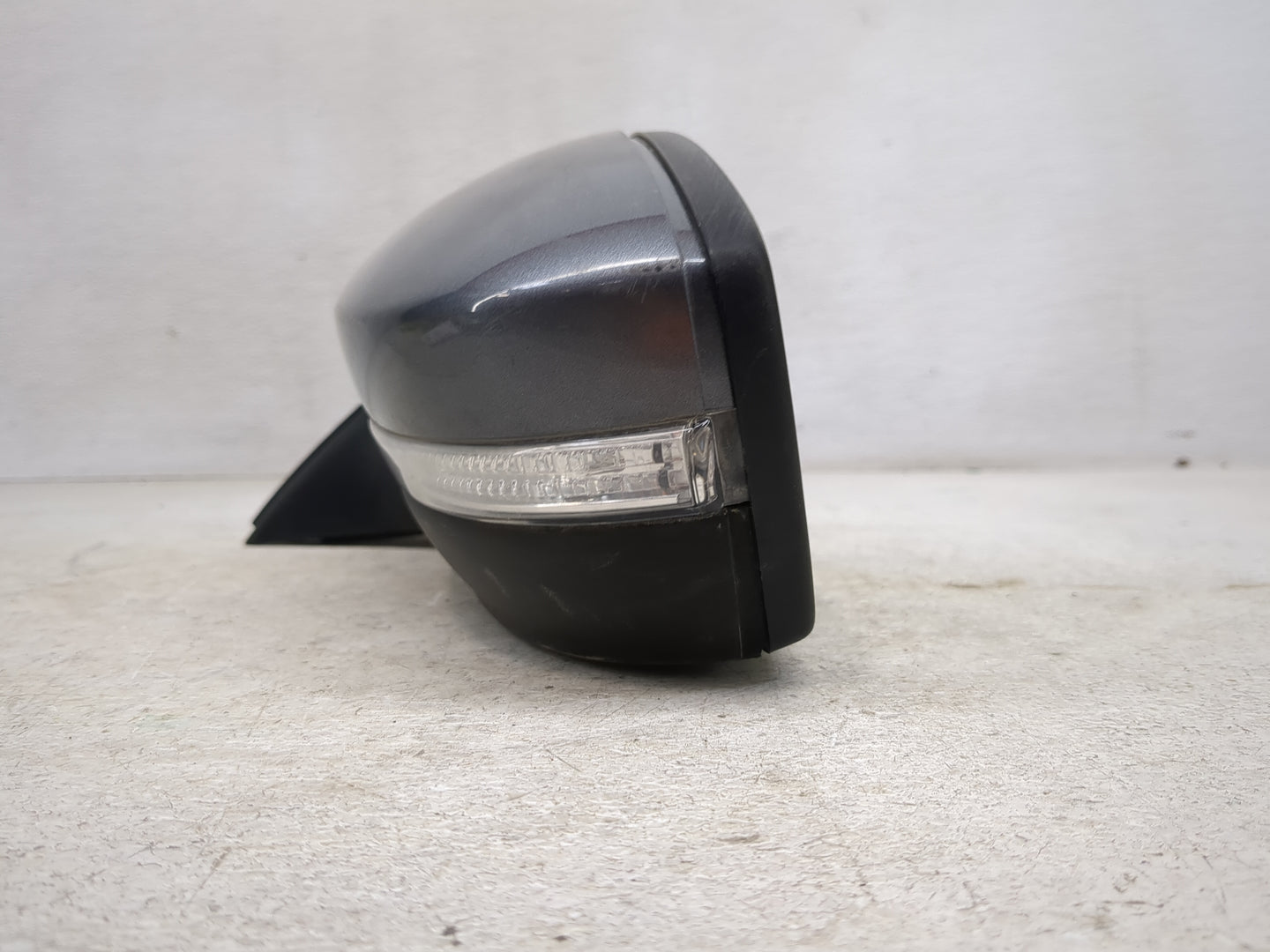 2013-2015 Volkswagen Passat Driver Side View Mirror - Left Door Mirror OEM Used - Oemusedautoparts1.com
