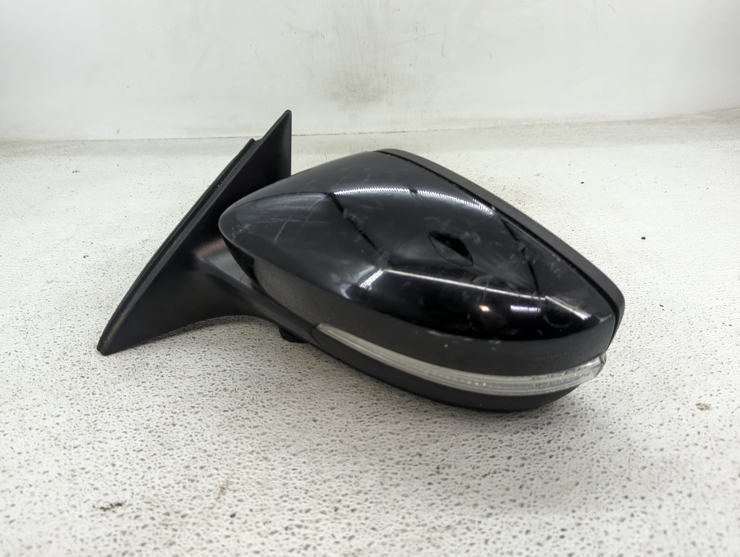 2013-2015 Volkswagen Passat Driver Side View Mirror - Left Door Mirror OEM Used - Oemusedautoparts1.com