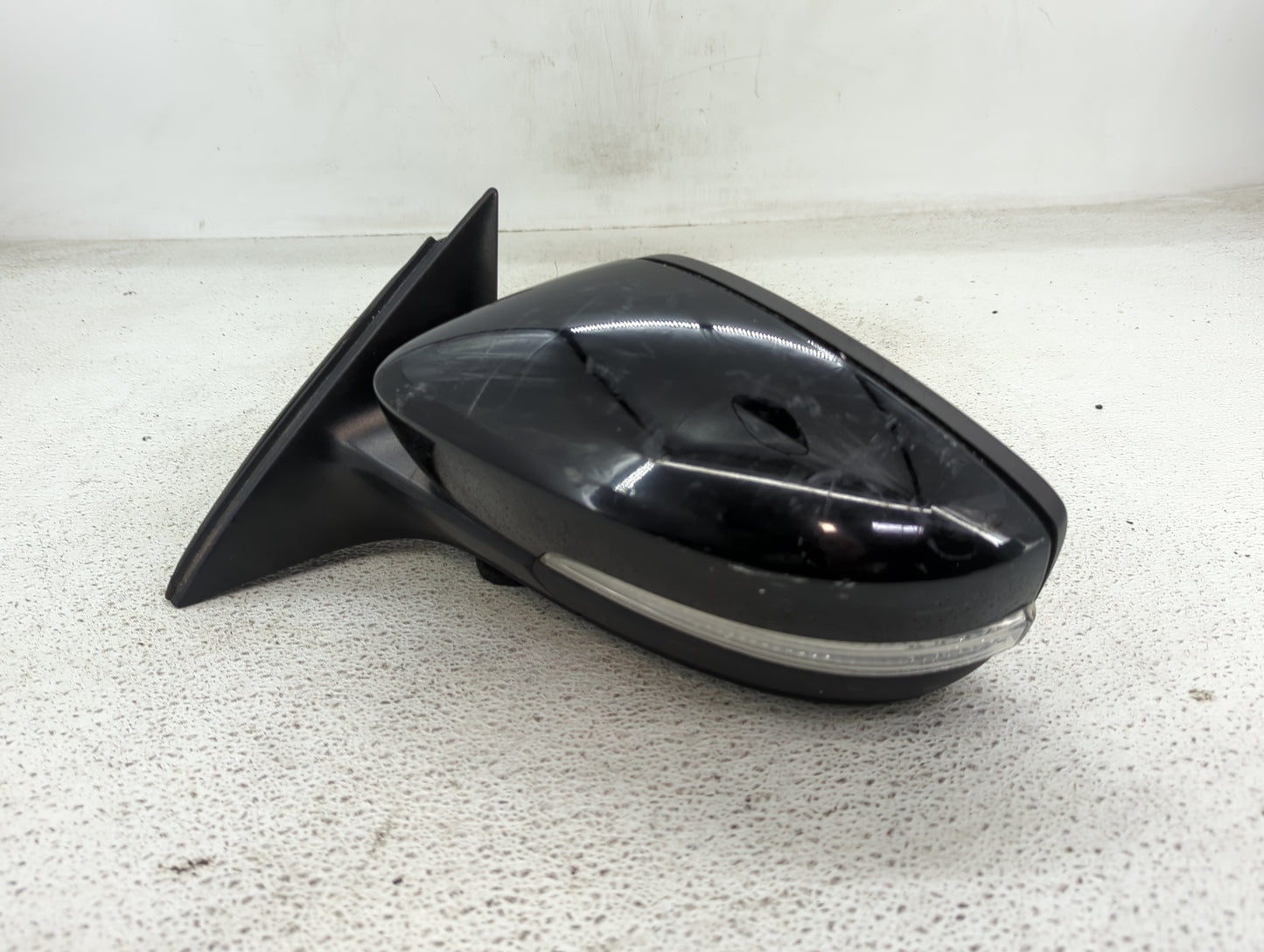 2013-2015 Volkswagen Passat Driver Side View Mirror - Left Door Mirror OEM Used - Oemusedautoparts1.com