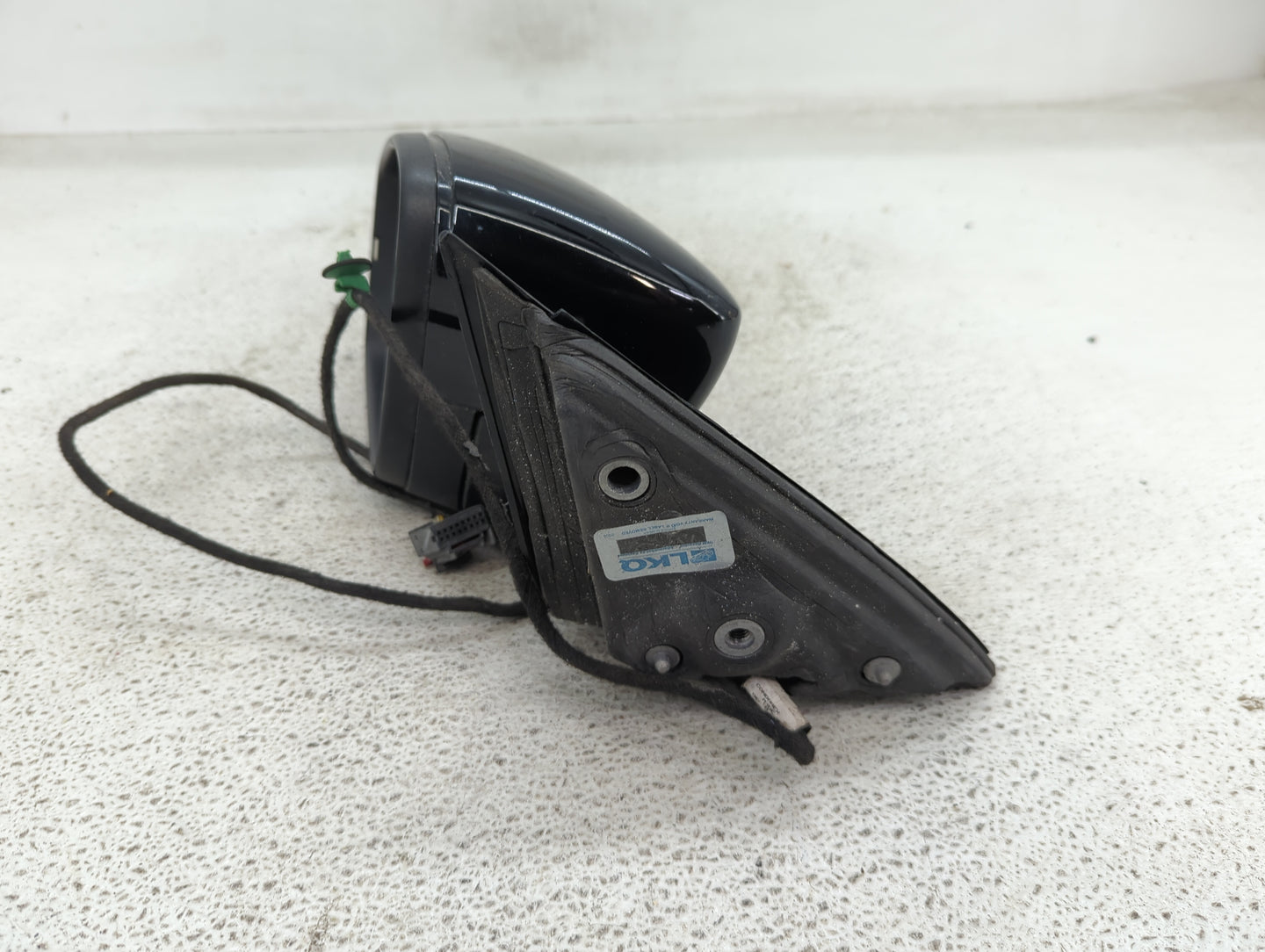 2013-2015 Volkswagen Passat Driver Side View Mirror - Left Door Mirror OEM Used - Oemusedautoparts1.com