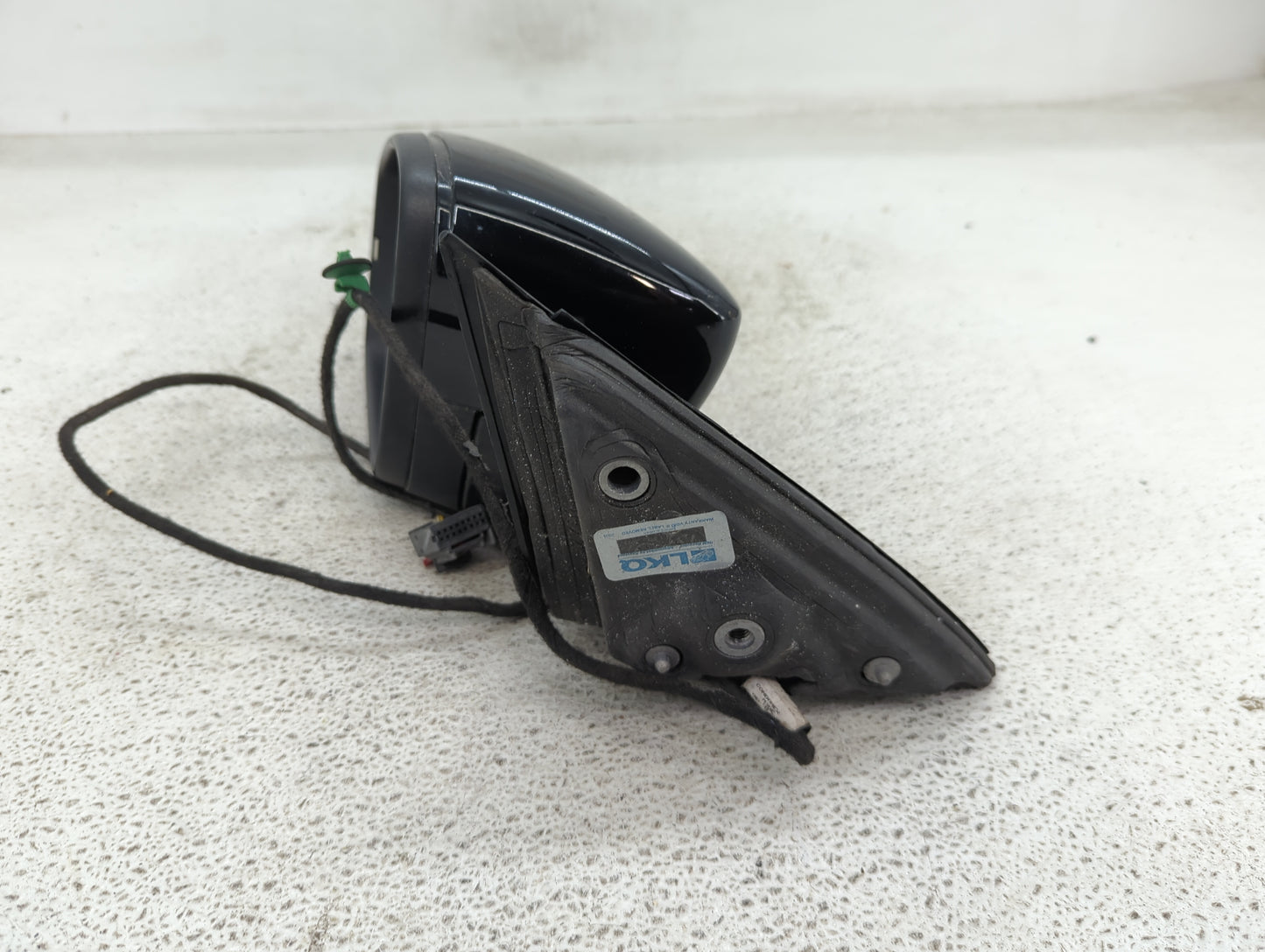 2013-2015 Volkswagen Passat Driver Side View Mirror - Left Door Mirror OEM Used - Oemusedautoparts1.com