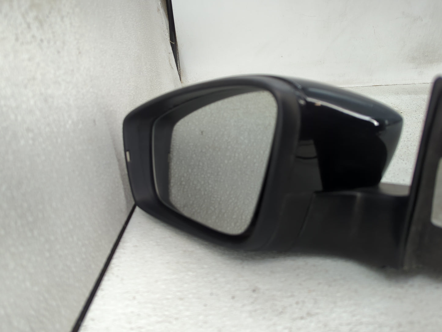 2013-2015 Volkswagen Passat Driver Side View Mirror - Left Door Mirror OEM Used - Oemusedautoparts1.com