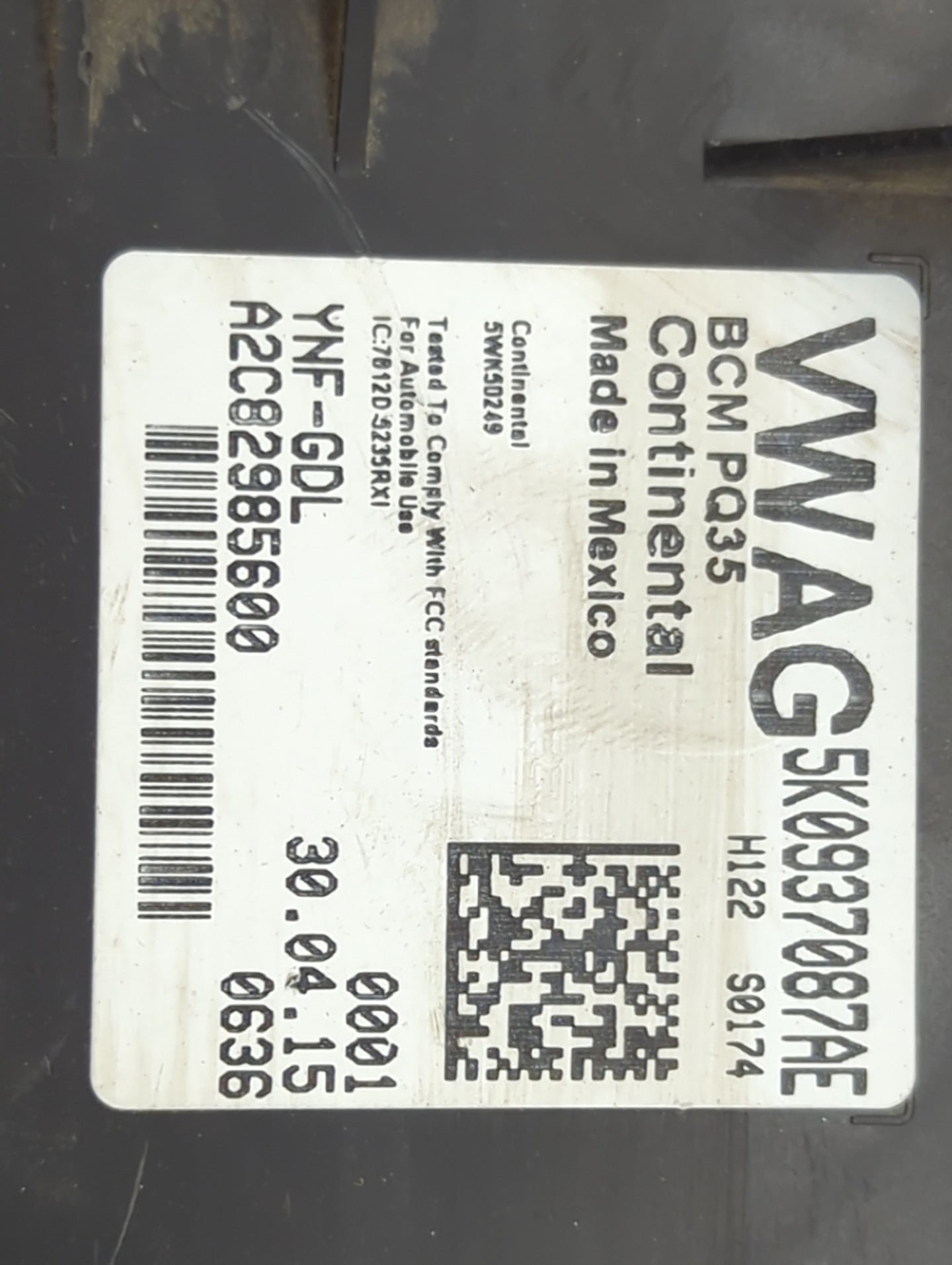2015-2015 Volkswagen Passat Body Control Module Bcm Inner Cabin Fuse Box - Oemusedautoparts1.com