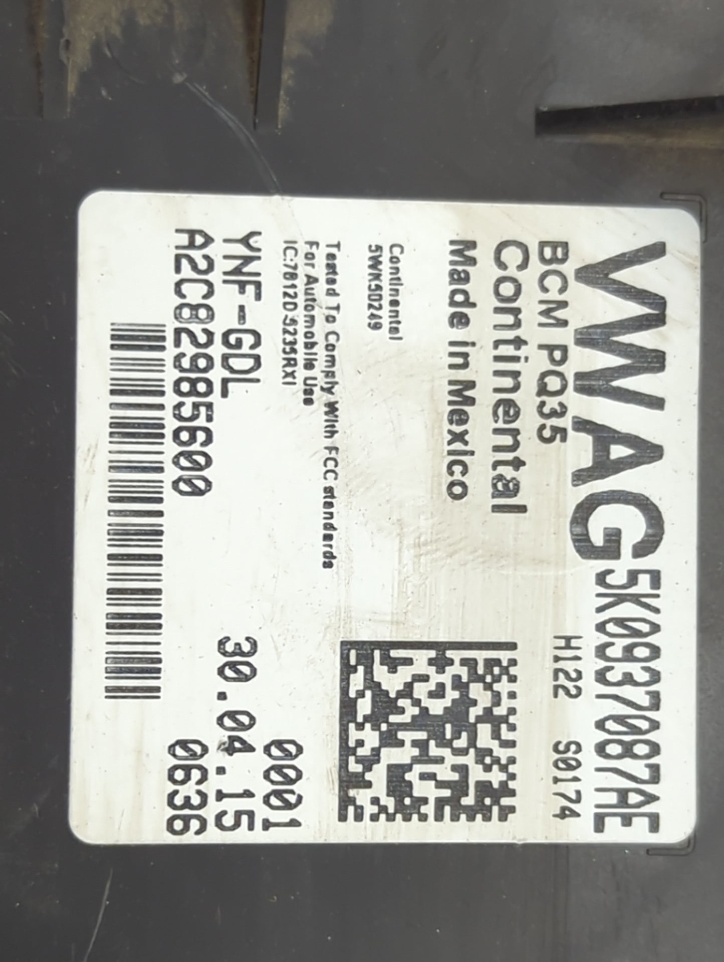 2015-2015 Volkswagen Passat Body Control Module Bcm Inner Cabin Fuse Box - Oemusedautoparts1.com