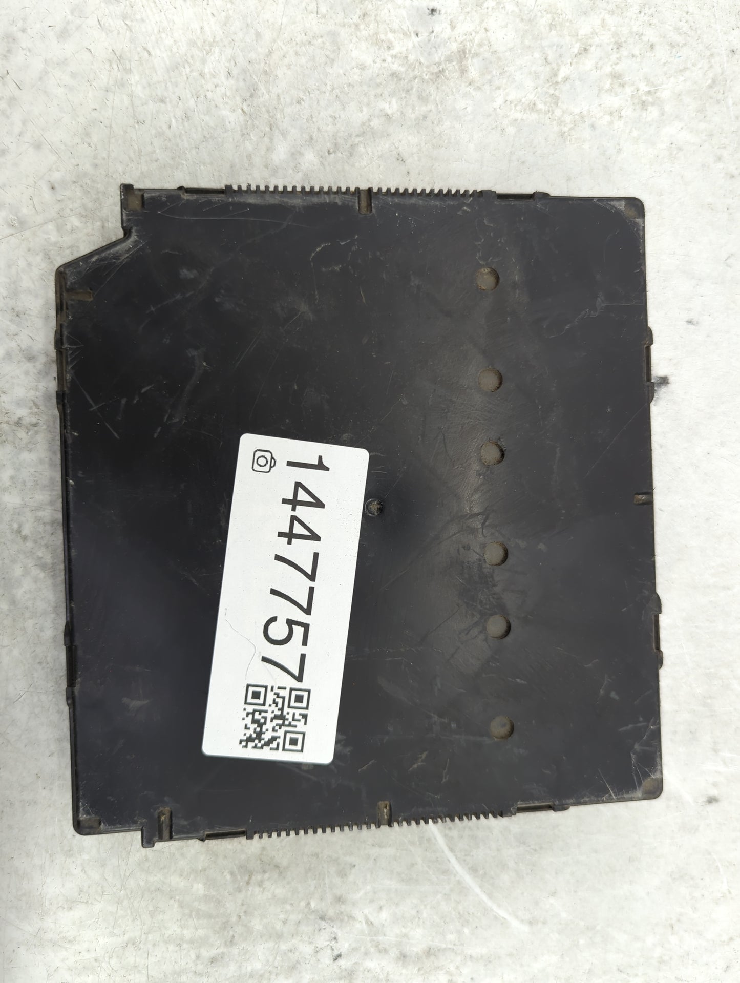 2015-2015 Volkswagen Passat Body Control Module Bcm Inner Cabin Fuse Box - Oemusedautoparts1.com