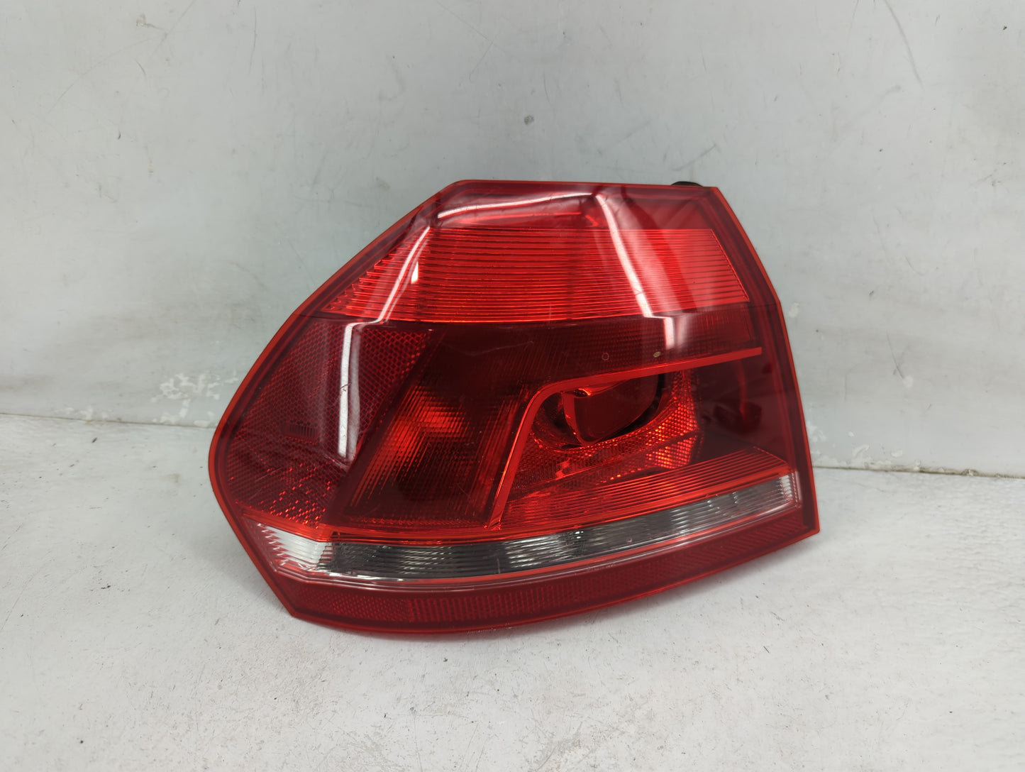 2012-2015 Volkswagen Passat Tail Light Assembly Driver Left OEM Fits Fits 2012 2013 2014 2015 OEM Used Auto Parts - Oemuseda