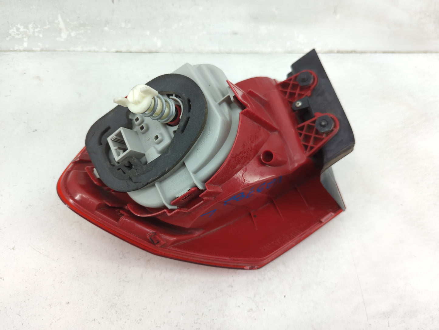 2012-2015 Volkswagen Passat Tail Light Assembly Driver Left OEM Fits Fits 2012 2013 2014 2015 OEM Used Auto Parts - Oemuseda