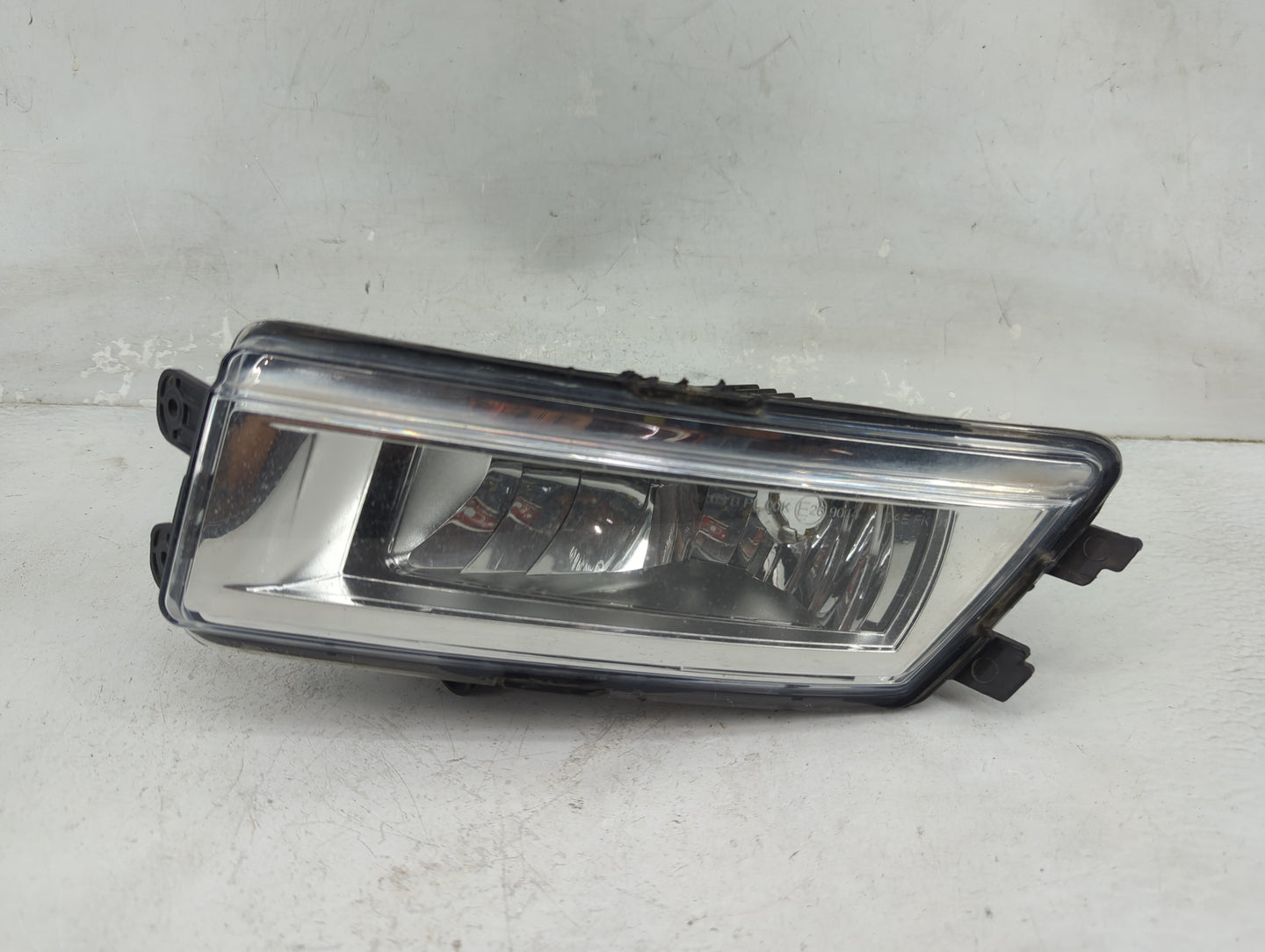 2014-2015 Volkswagen Passat Driver Left Oem Fog Light Lamp Black - Oemusedautoparts1.com