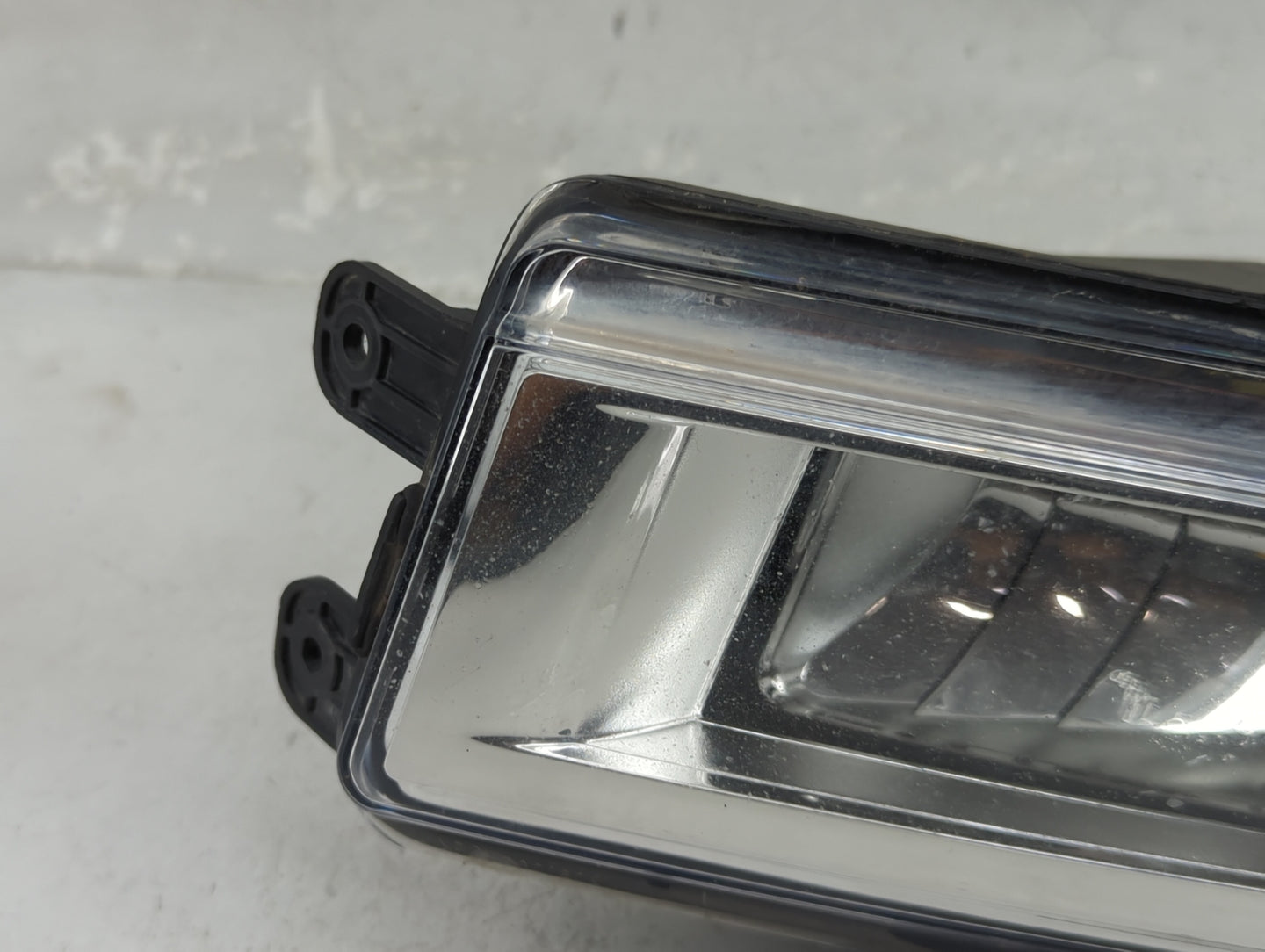 2014-2015 Volkswagen Passat Driver Left Oem Fog Light Lamp Black - Oemusedautoparts1.com