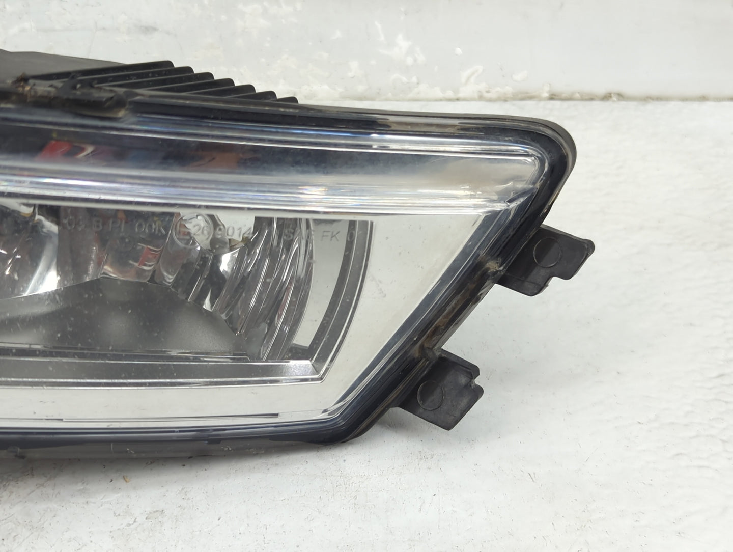 2014-2015 Volkswagen Passat Driver Left Oem Fog Light Lamp Black - Oemusedautoparts1.com