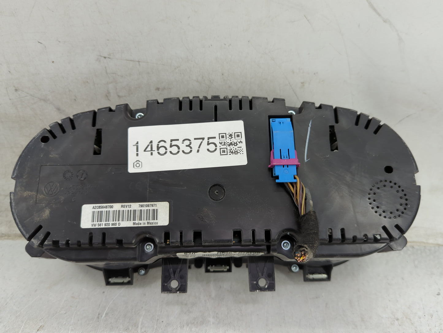 2015-2019 Volkswagen Passat Instrument Cluster Speedometer Gauges P/N:561920960D A2C85648700 Miles: Fits OEM Used Auto Parts