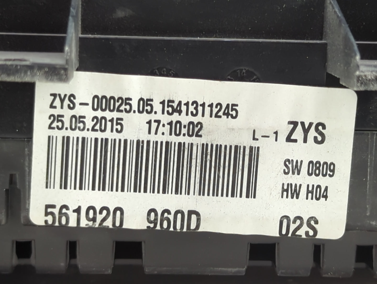 2015-2019 Volkswagen Passat Instrument Cluster Speedometer Gauges P/N:561920960D A2C85648700 Miles: Fits OEM Used Auto Parts