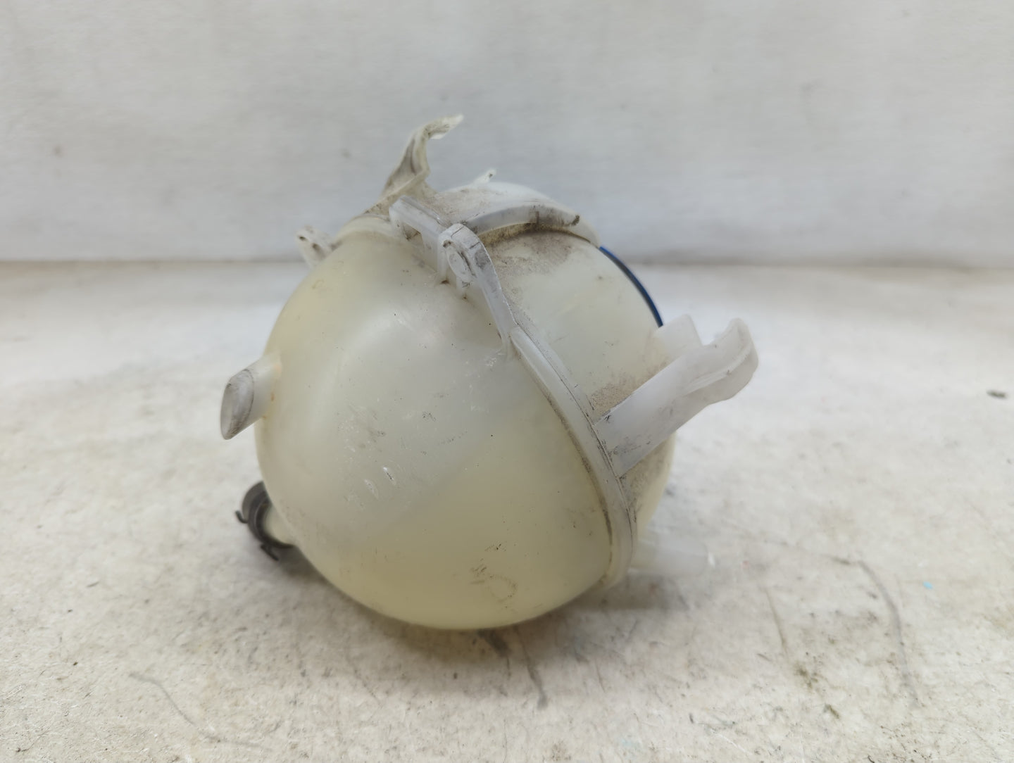 2006 Volkswagen Passat Radiator Coolant Overflow Expansion Tank Bottle 1465534 - Oemusedautoparts1.com