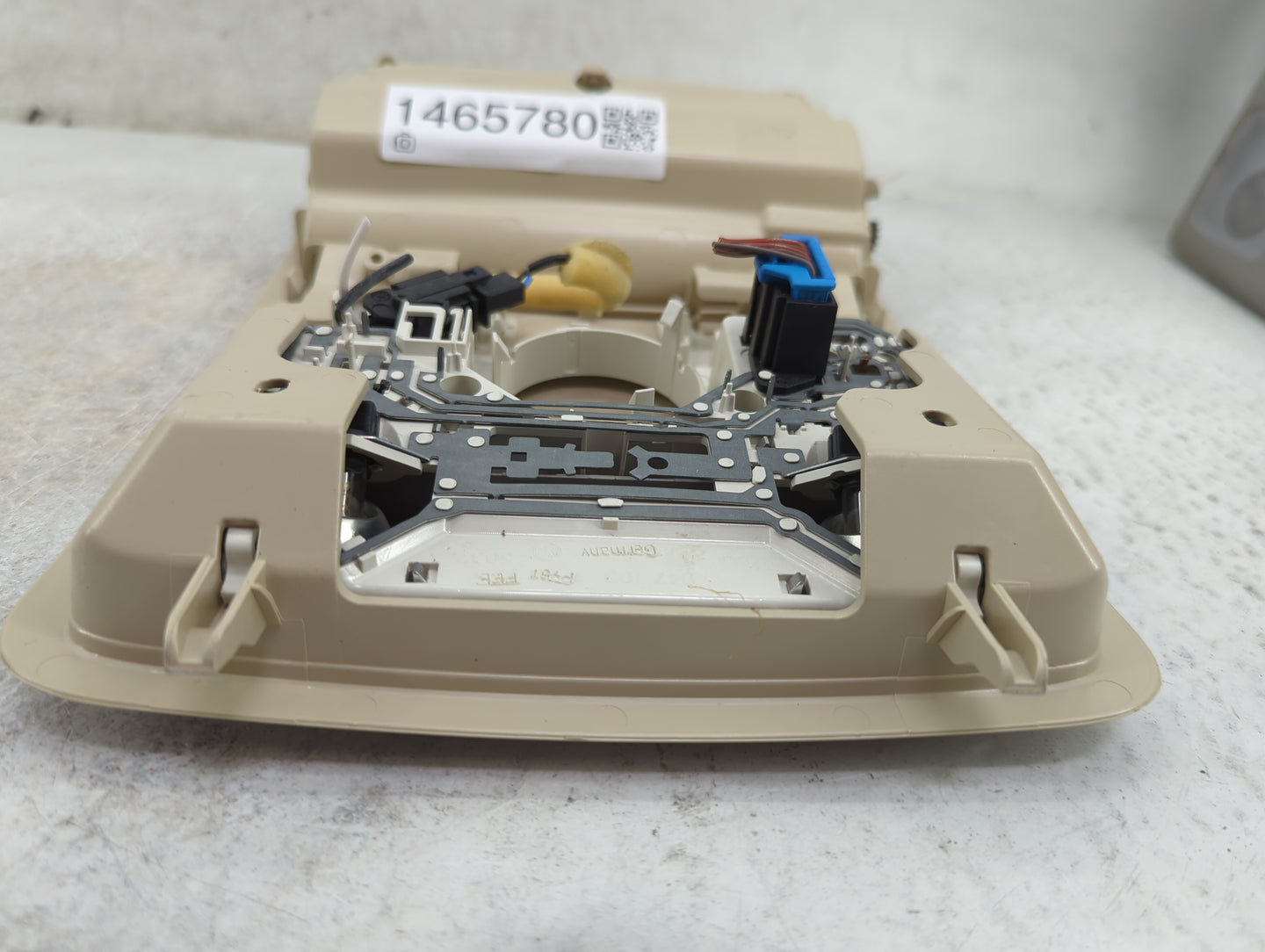 2013-2015 Volkswagen Passat Overhead Roof Console Beige - Oemusedautoparts1.com