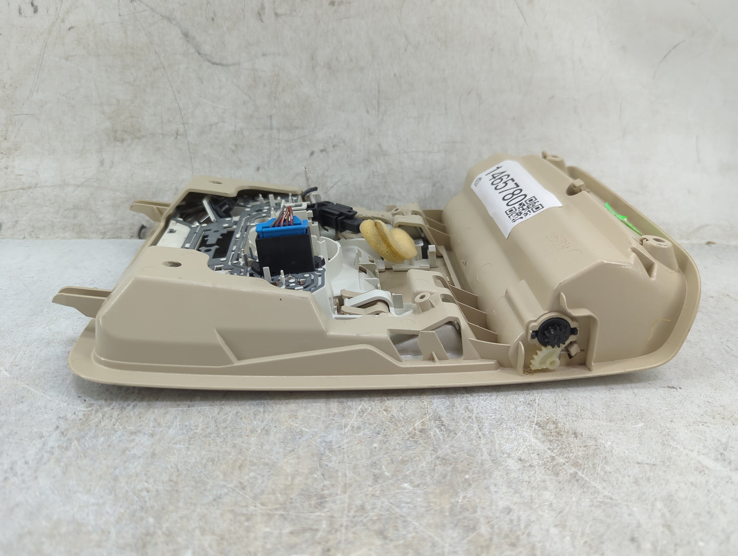 2013-2015 Volkswagen Passat Overhead Roof Console Beige - Oemusedautoparts1.com