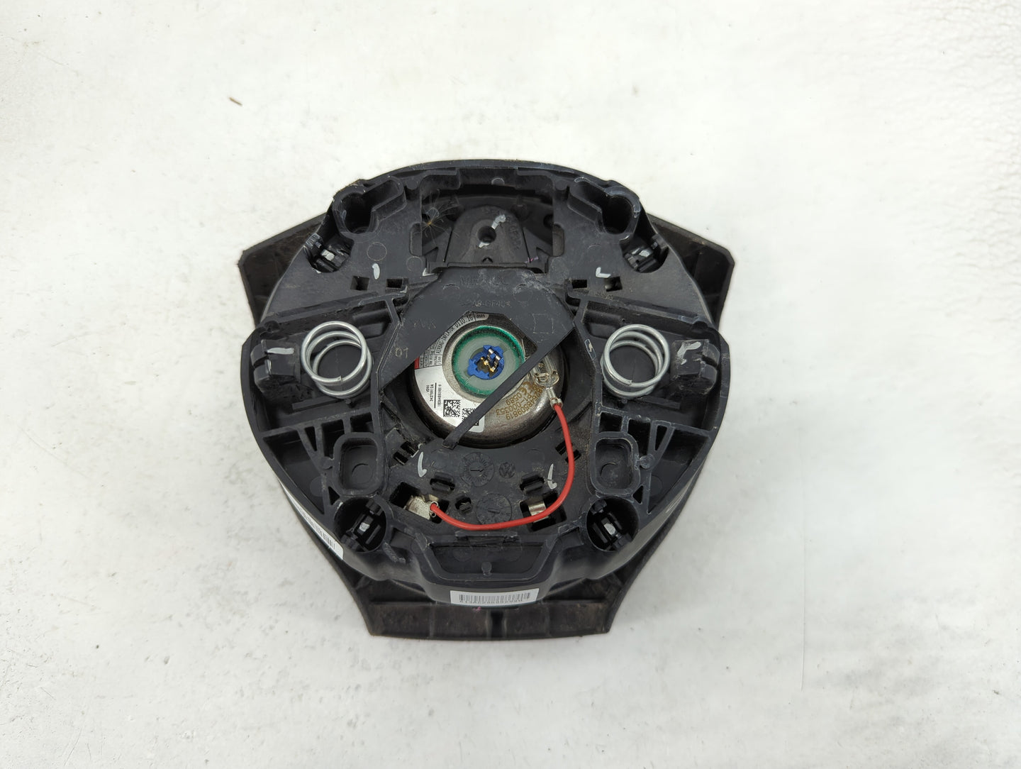 2012-2015 Volkswagen Passat Air Bag Driver Left Steering Wheel Mounted 1466062 - Oemusedautoparts1.com