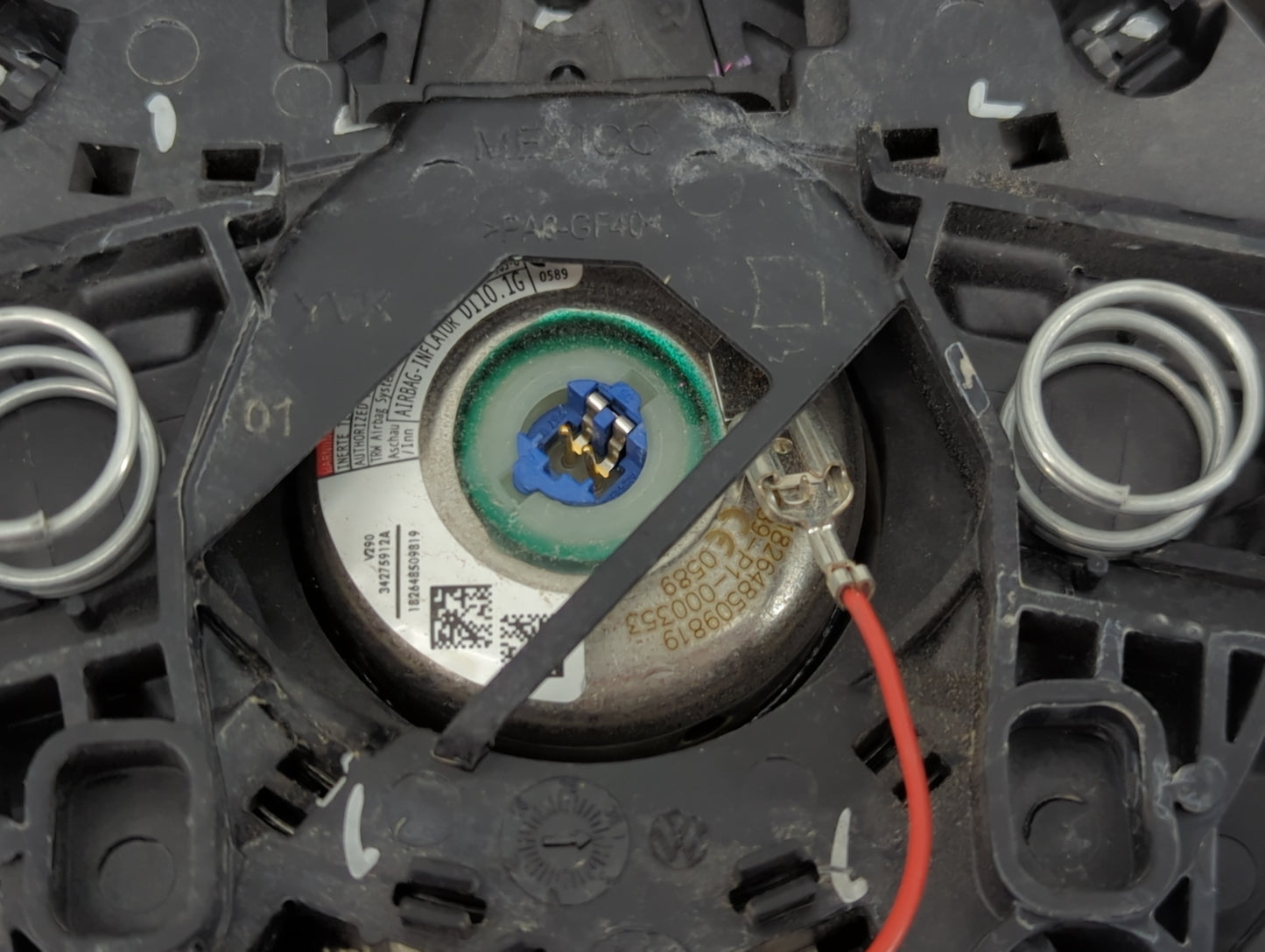 2012-2015 Volkswagen Passat Air Bag Driver Left Steering Wheel Mounted 1466062 - Oemusedautoparts1.com
