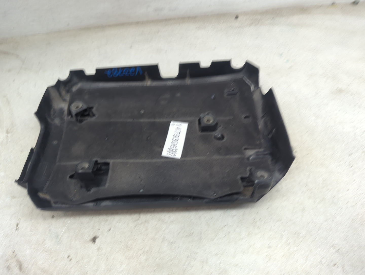2015 Volkswagen Passat Engine Cover - Oemusedautoparts1.com
