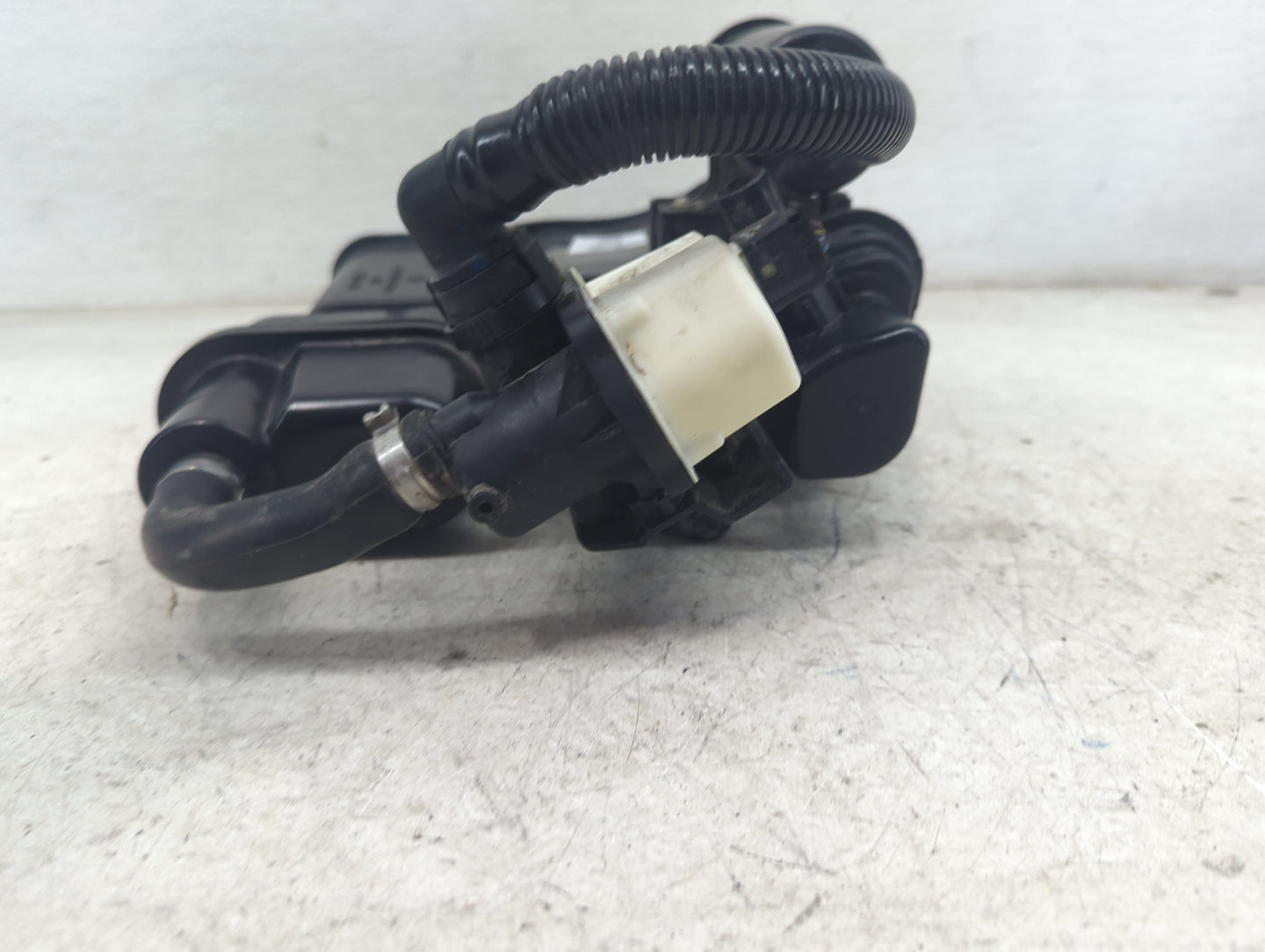 2015 Volkswagen Passat Fuel Vapor Charcoal Canister 1479433 - Oemusedautoparts1.com