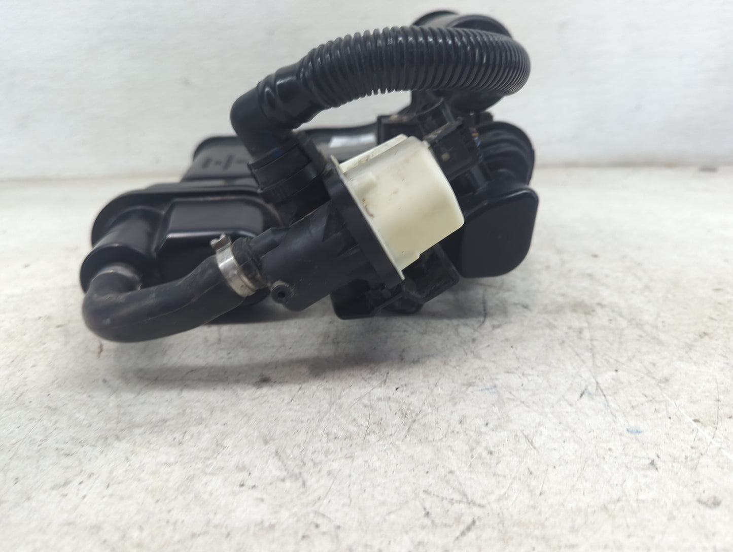 2015 Volkswagen Passat Fuel Vapor Charcoal Canister 1479433 - Oemusedautoparts1.com