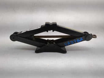 compare product 2015 Volkswagen Passat Spare Scissor Car Jack 1479985
