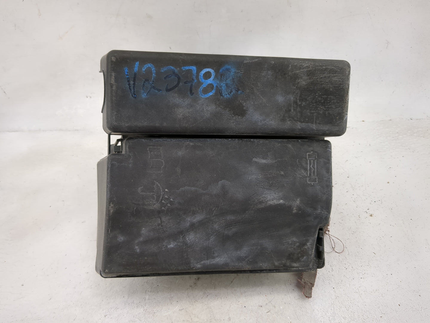 2012-2020 Volkswagen Passat Fusebox Fuse Box Panel Relay Module P/N:52E00138000 Fits OEM Used Auto Parts - Oemusedautoparts1