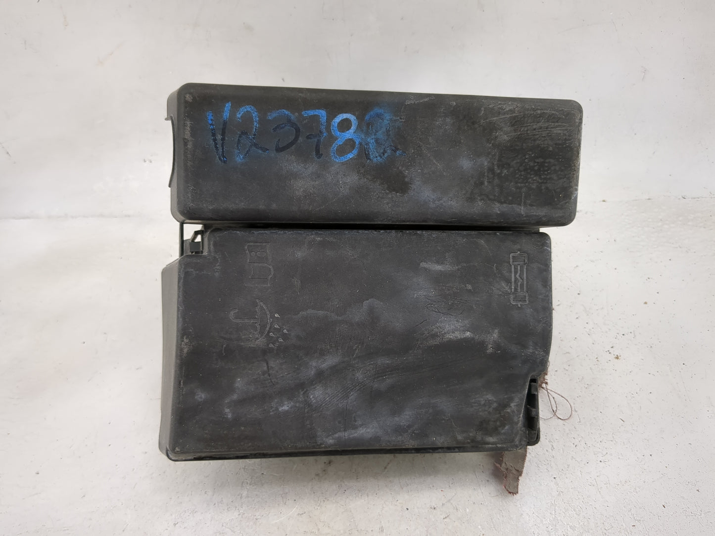 2012-2020 Volkswagen Passat Fusebox Fuse Box Panel Relay Module P/N:52E00138000 Fits OEM Used Auto Parts - Oemusedautoparts1