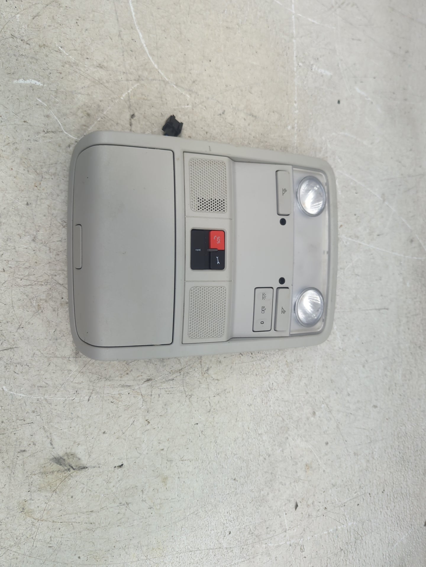 2013-2015 Volkswagen Passat Overhead Roof Console Gray 1482108 - Oemusedautoparts1.com