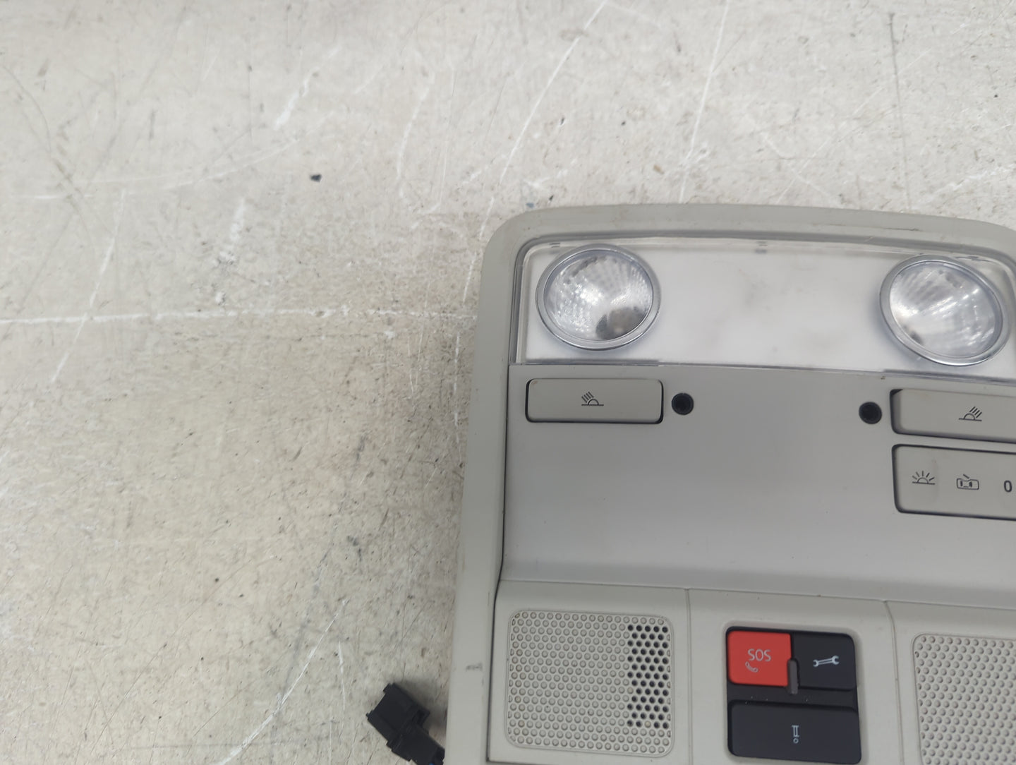 2013-2015 Volkswagen Passat Overhead Roof Console Gray 1482108 - Oemusedautoparts1.com