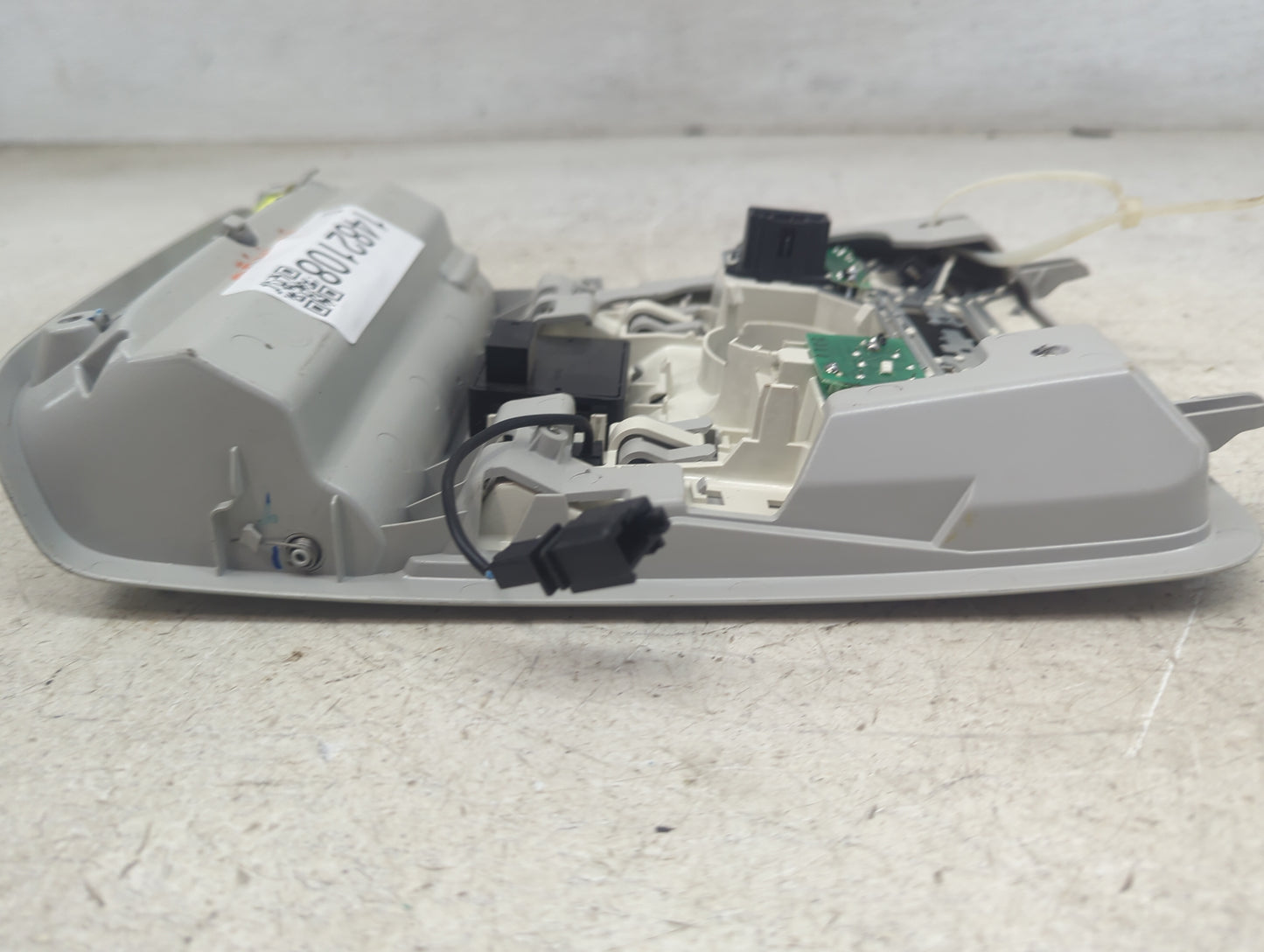 2013-2015 Volkswagen Passat Overhead Roof Console Gray 1482108 - Oemusedautoparts1.com